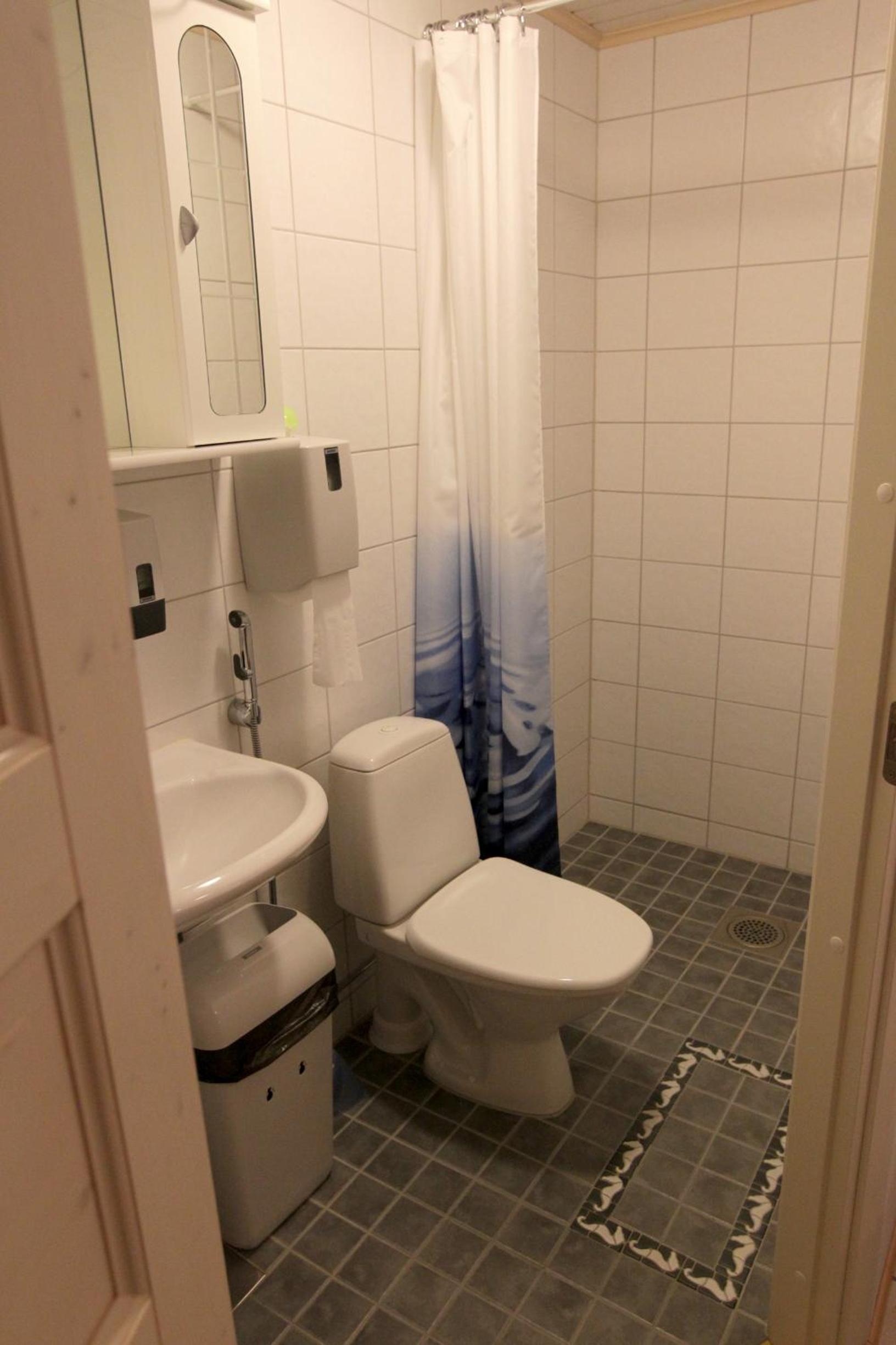 Double or Twin Room with Private Bathroom photo 3