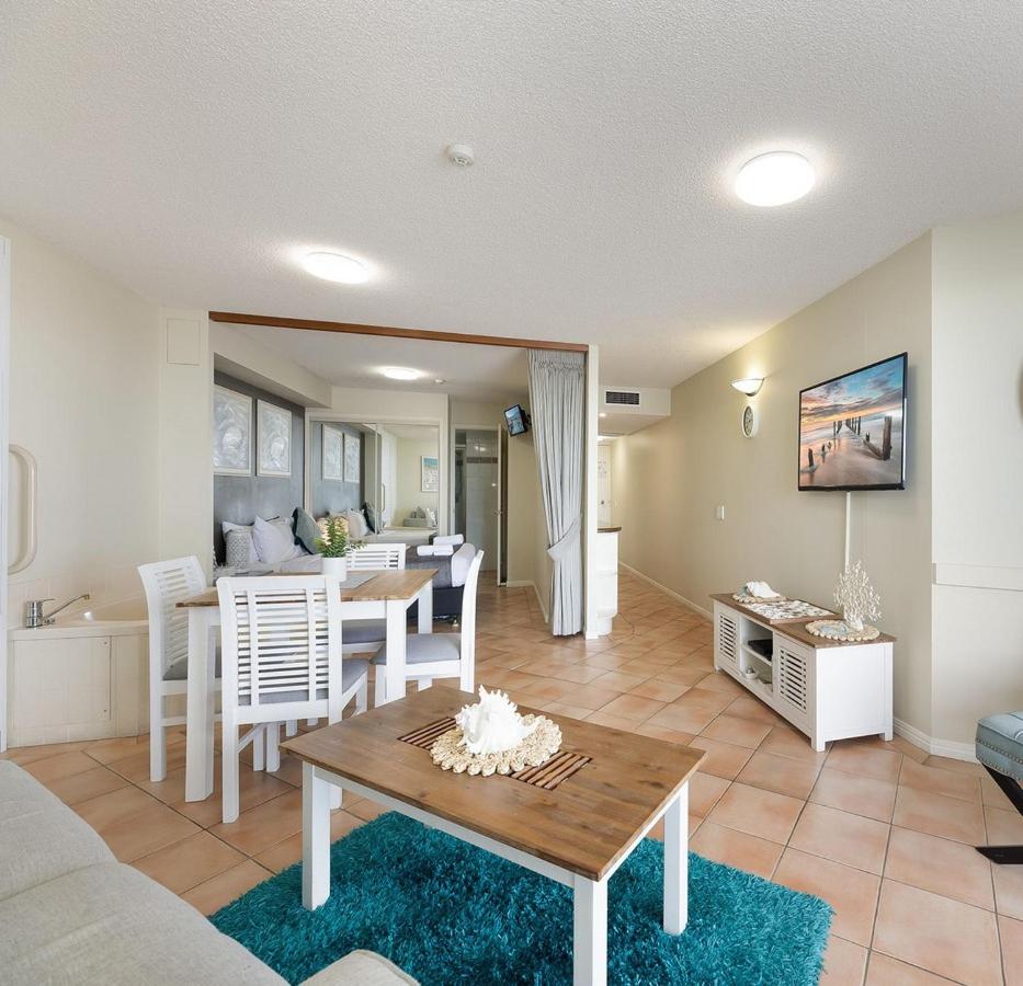 Executive One-Bedroom Apartment - Waters Edge photo 3