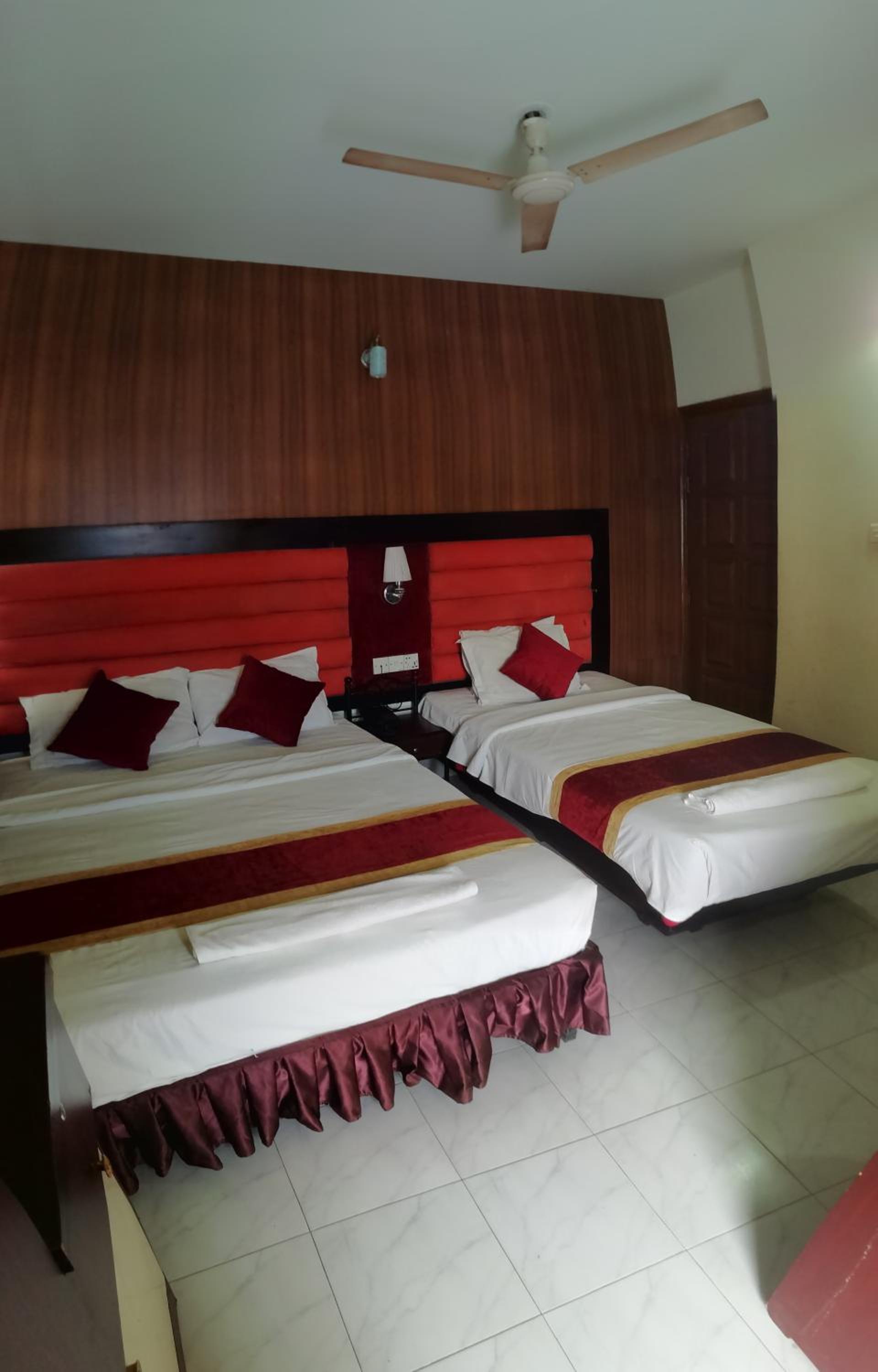 Basic Triple Room photo 3