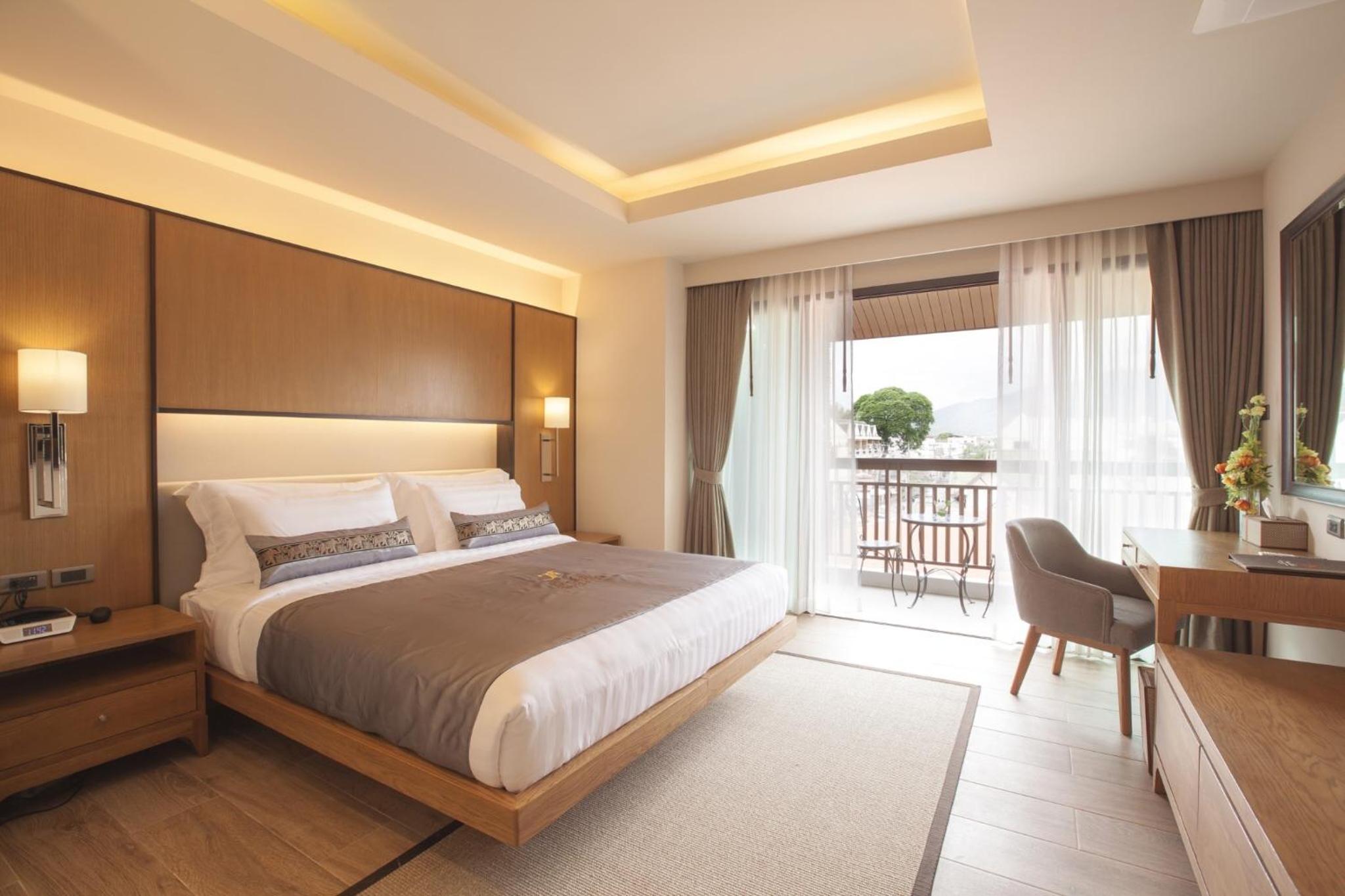 Grand Deluxe King with Balcony photo 3