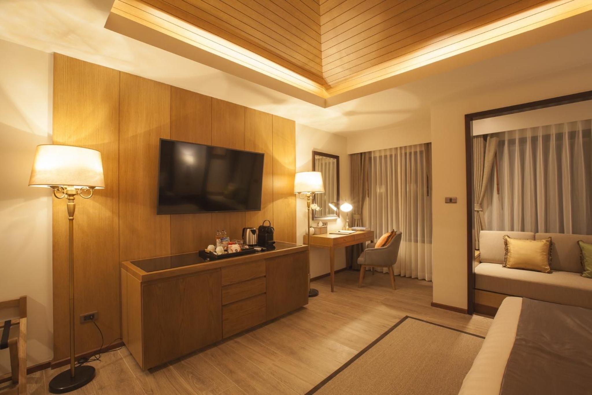 Executive Suite with Daybed photo 2