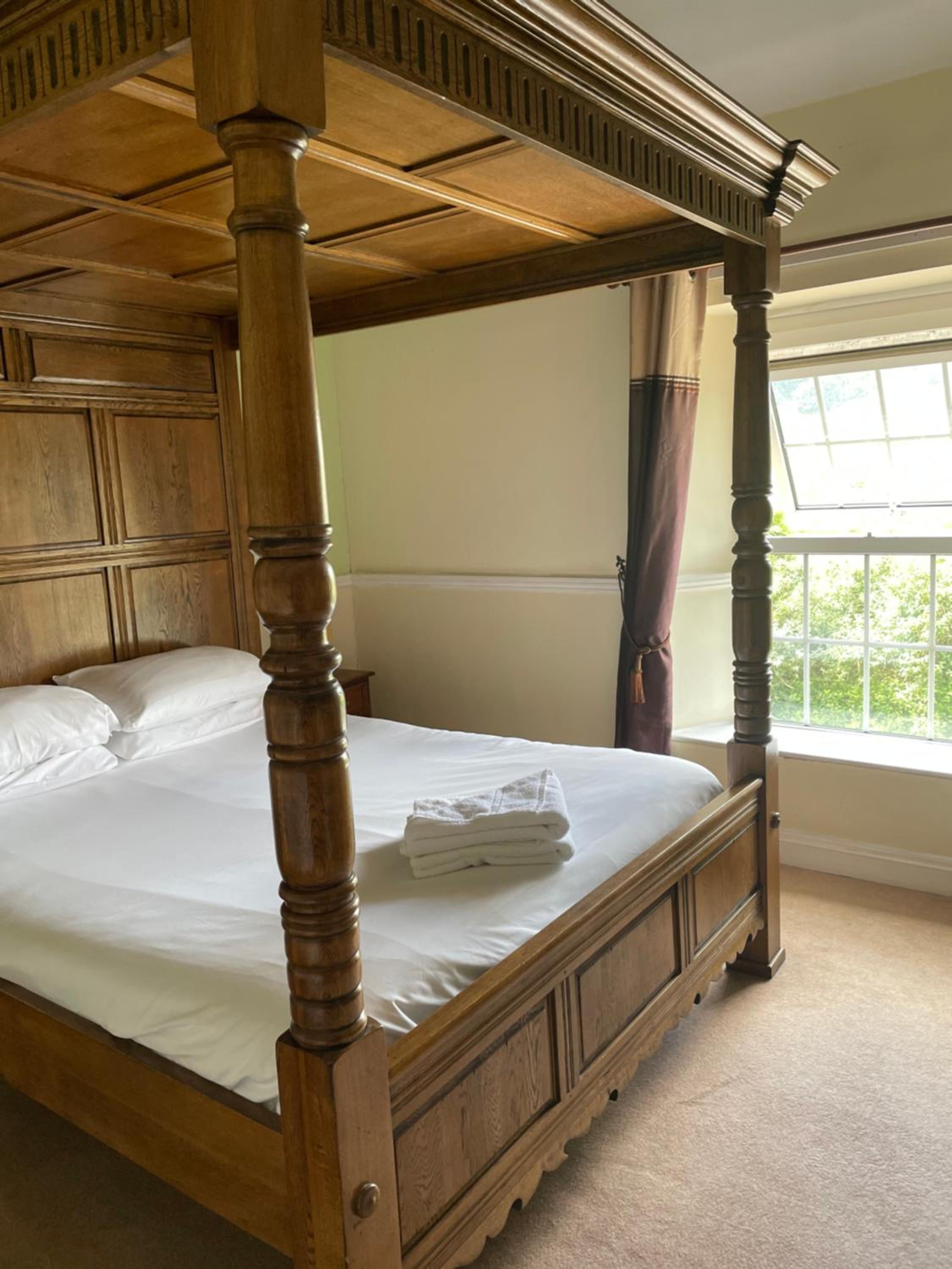 Double Room with Four Poster Bed - Photo 3