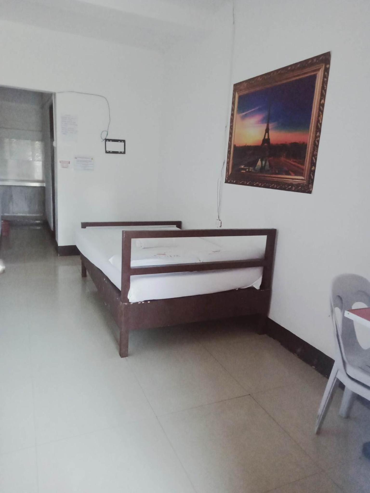 Budget Double Room photo 3