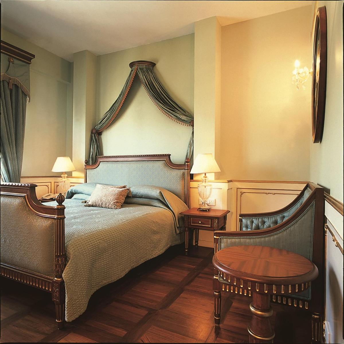 Suite - Photo 1