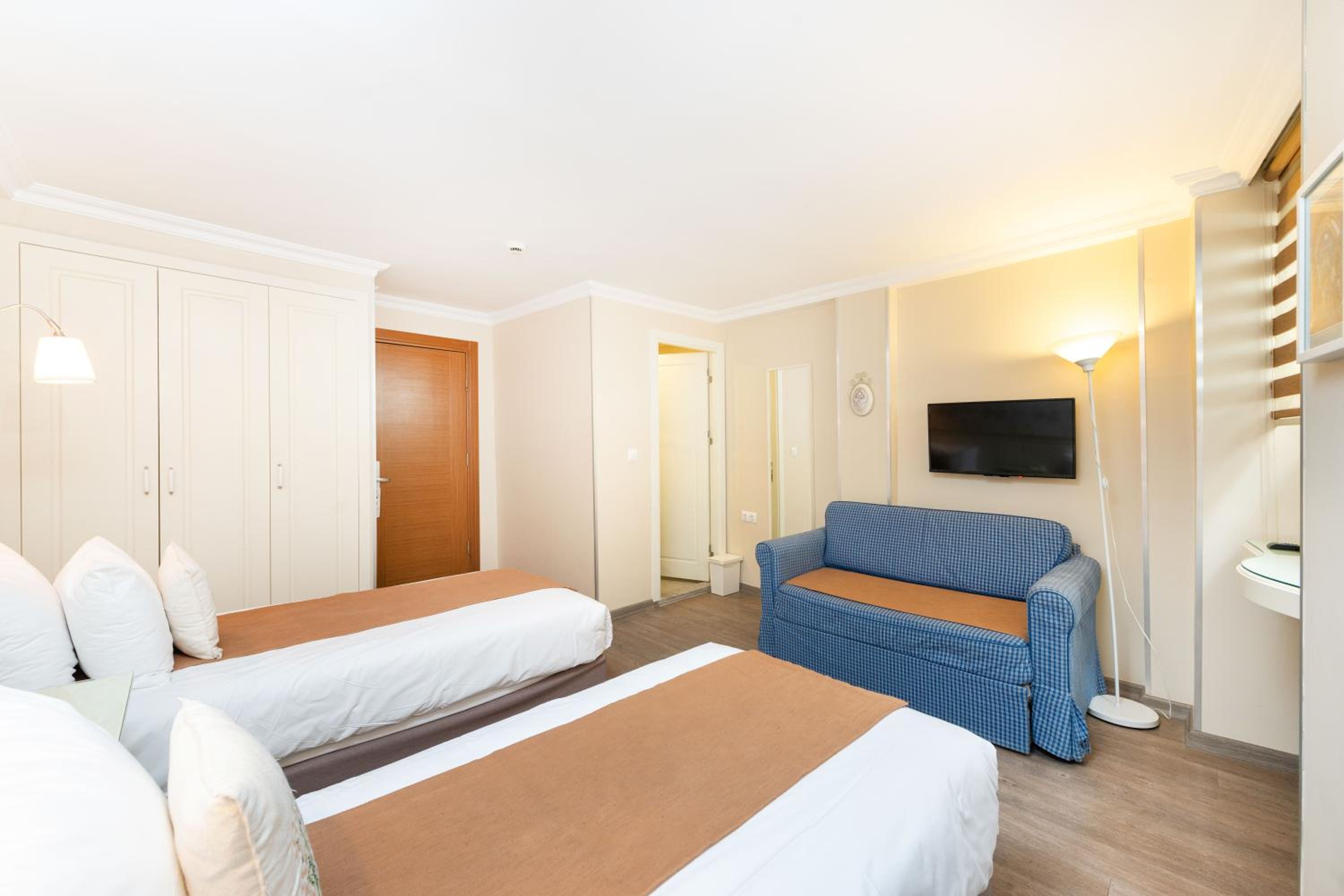 Economy Double or Twin Room photo 3