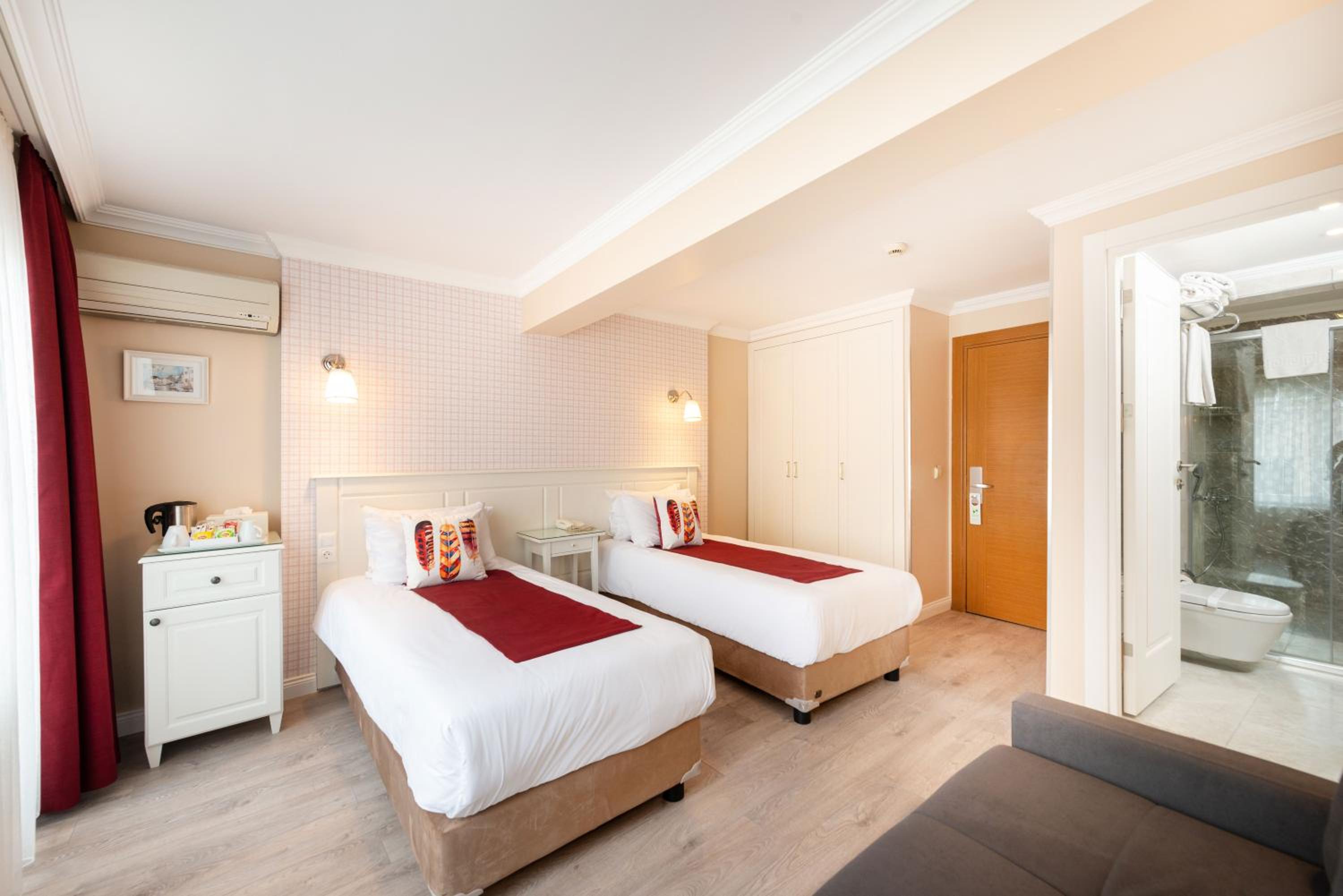 Superior Double or Twin Room with Sea View photo 3