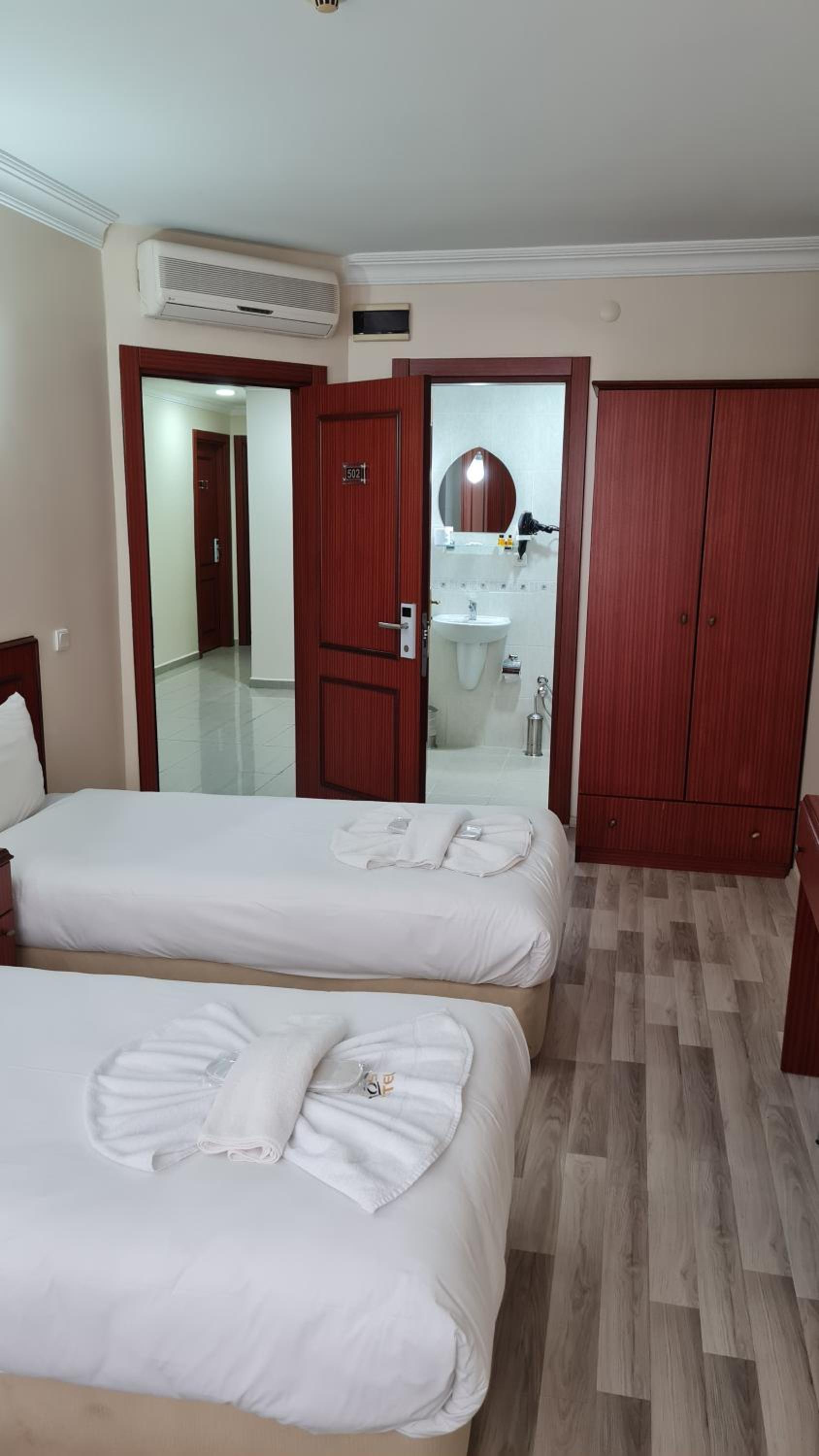 Standard Double or Twin Room photo 2