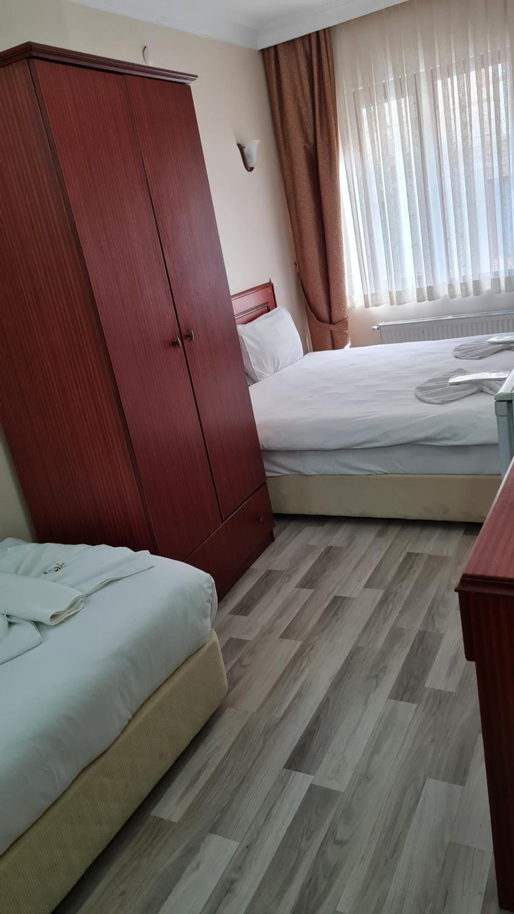 Standard Double or Twin Room photo 3