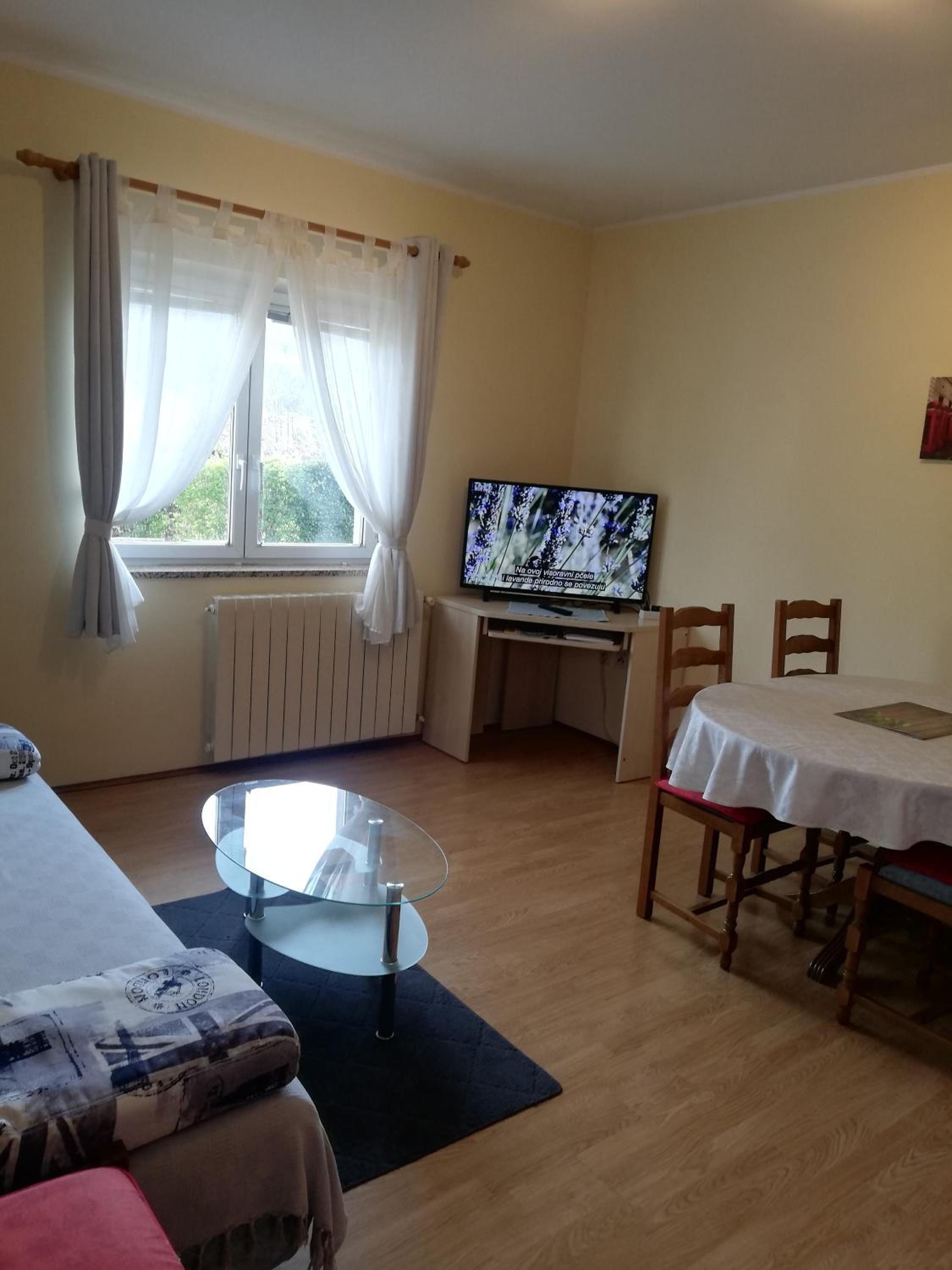 Two-Bedroom Apartment with Terrace - Photo 5