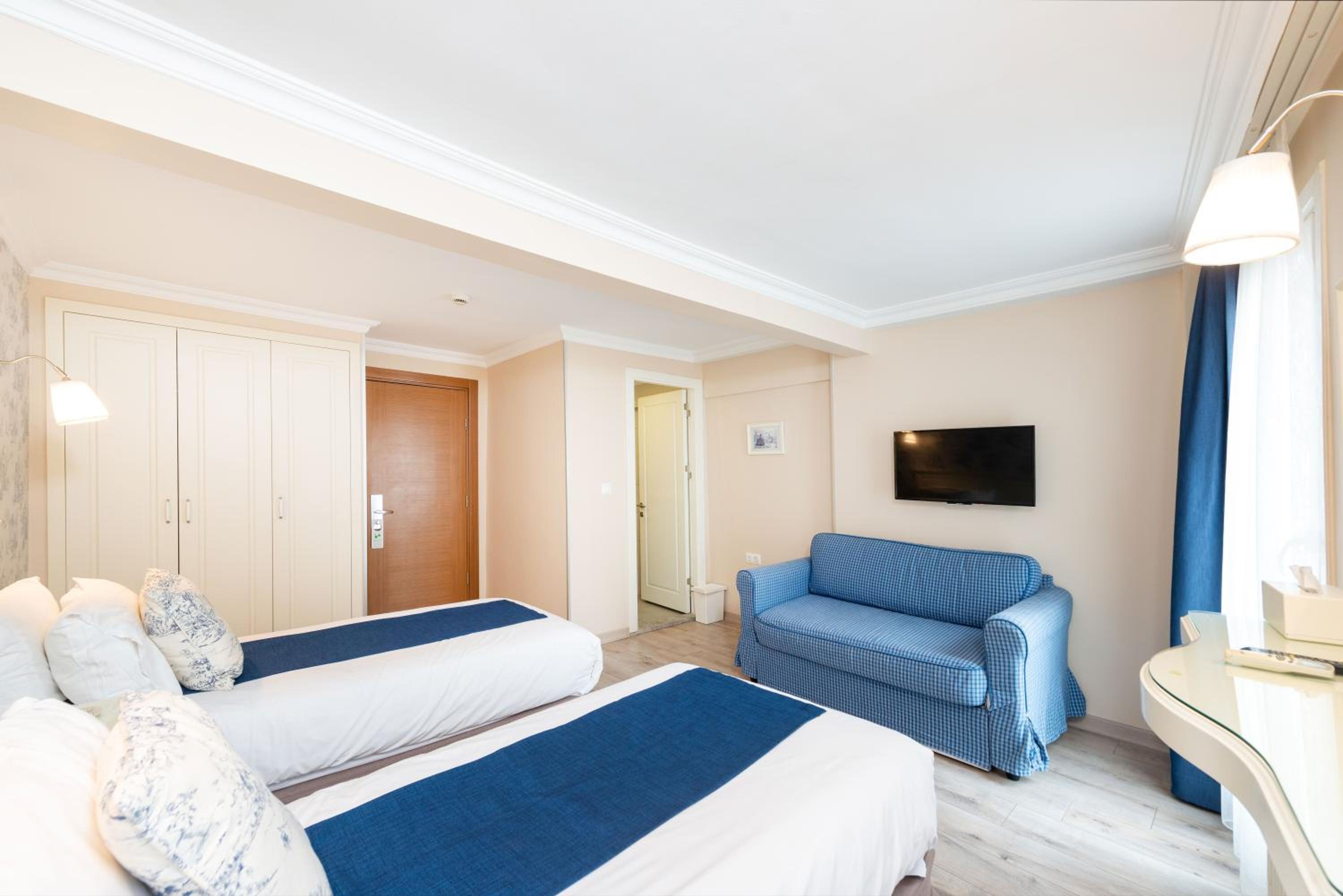 Deluxe Double or Twin Room photo 3