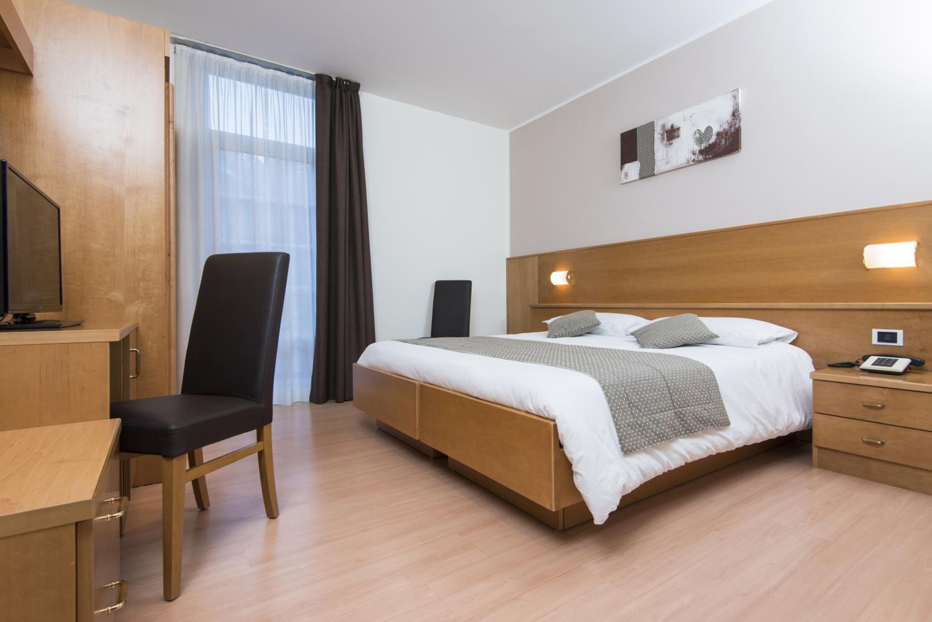 Double or Twin Room photo 2