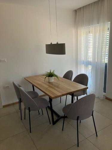 Three-Bedroom Apartment photo 2