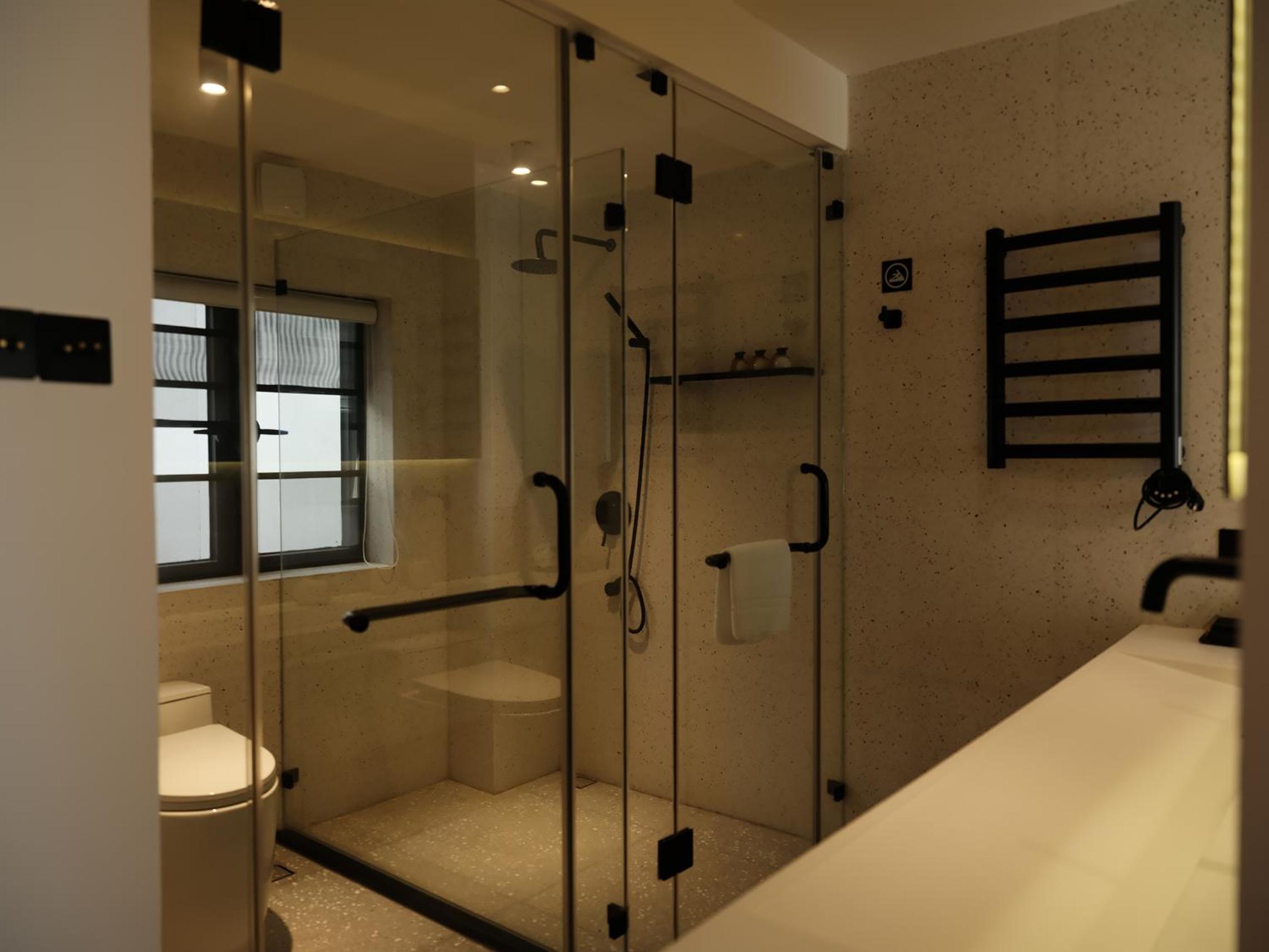 Two-Bedroom Suite - Photo 6