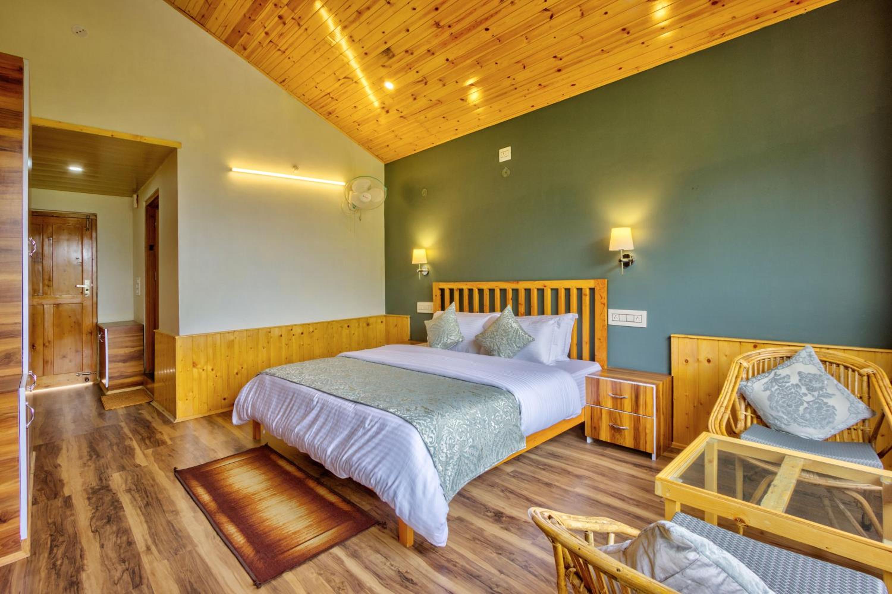 Double Room with Mountain View - Photo 6