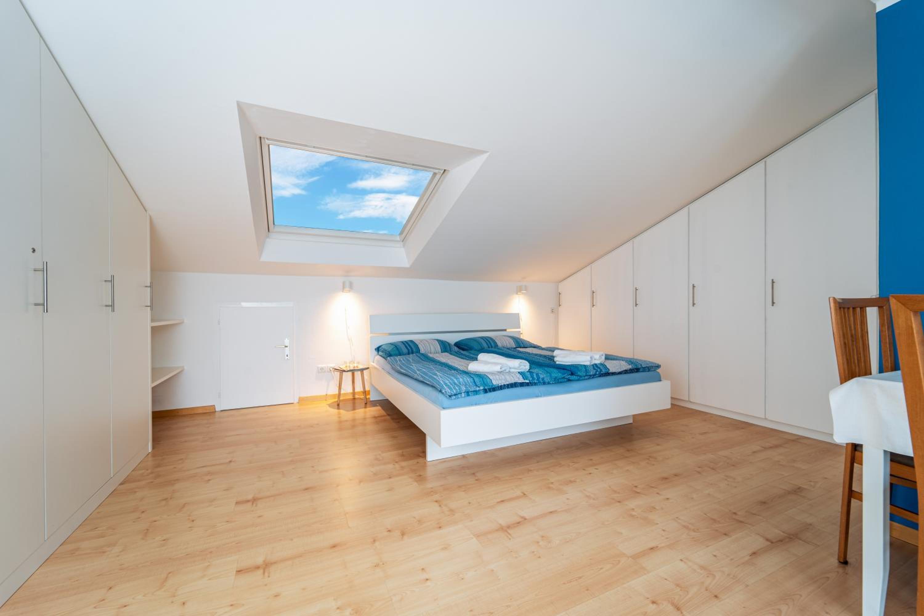 One-Bedroom Apartment photo 1