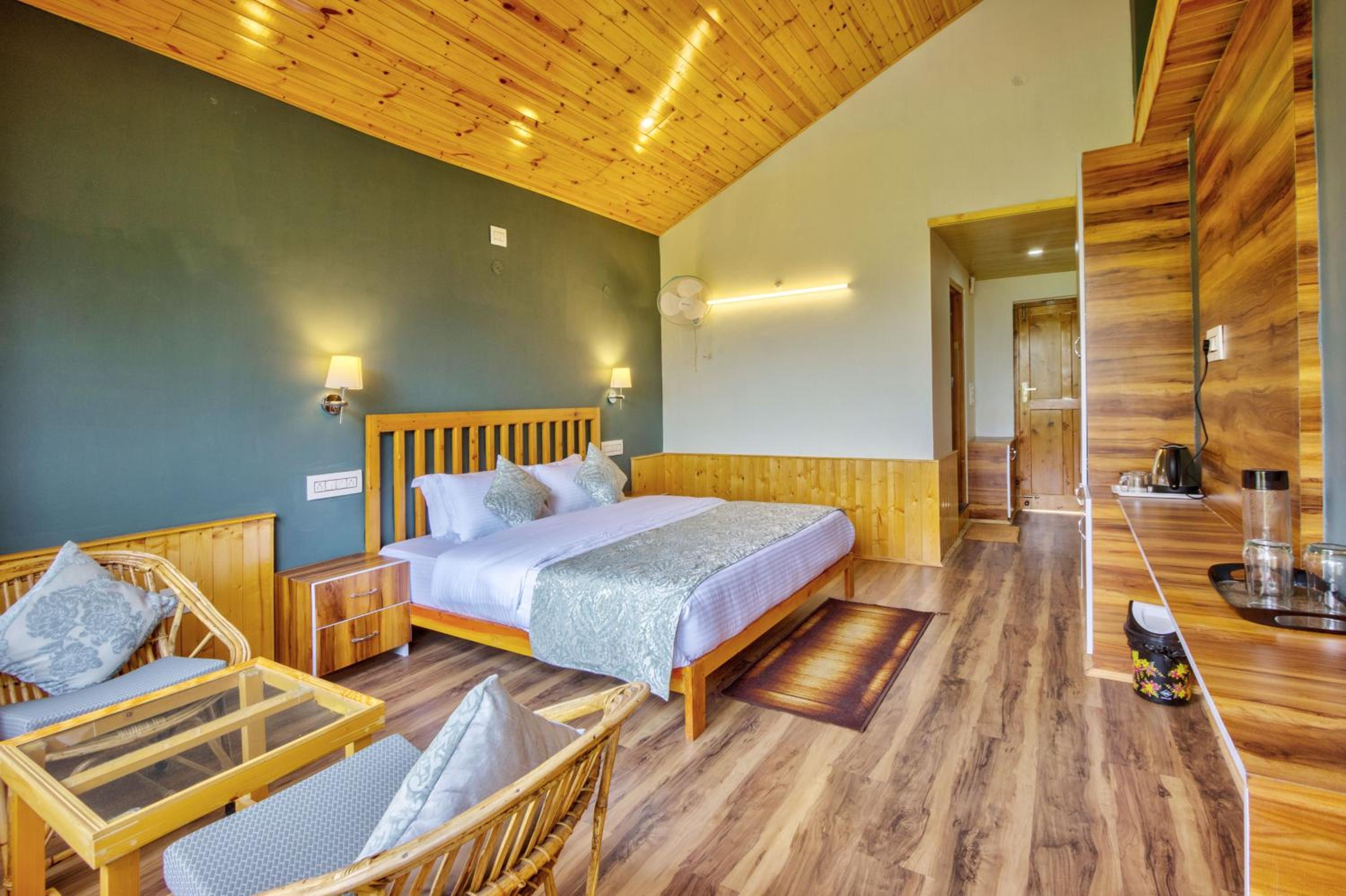 Double Room with Mountain View - Photo 19