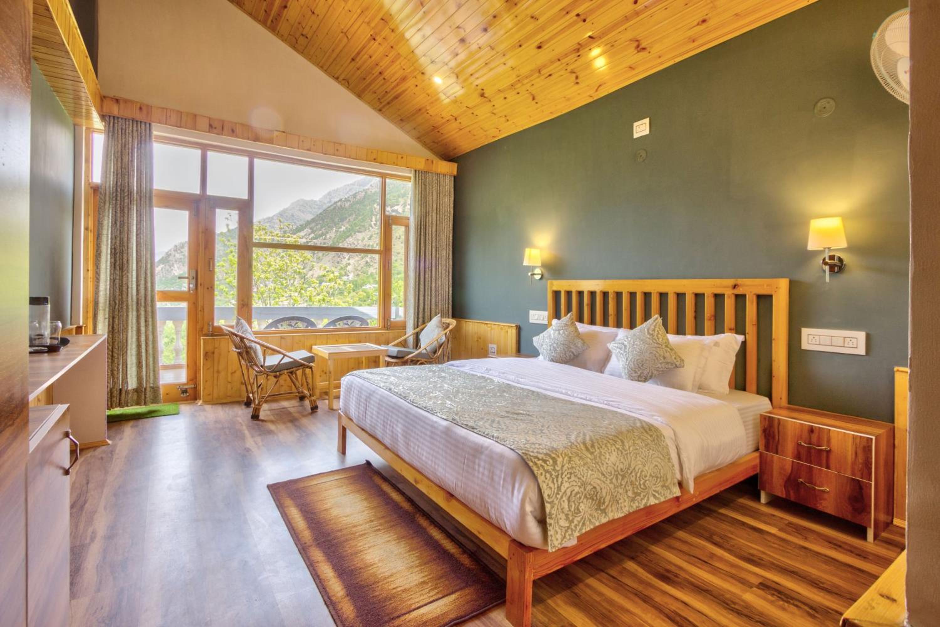 Double Room with Mountain View - Photo 1