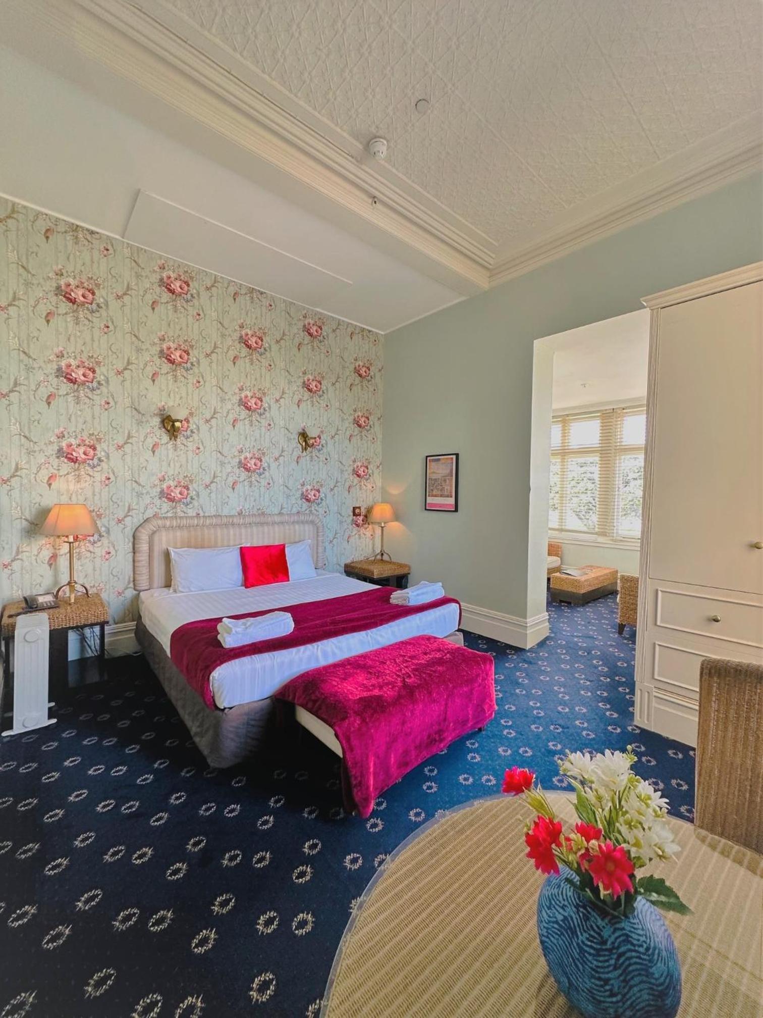 Superior King Room with Sun Room and Harbor View