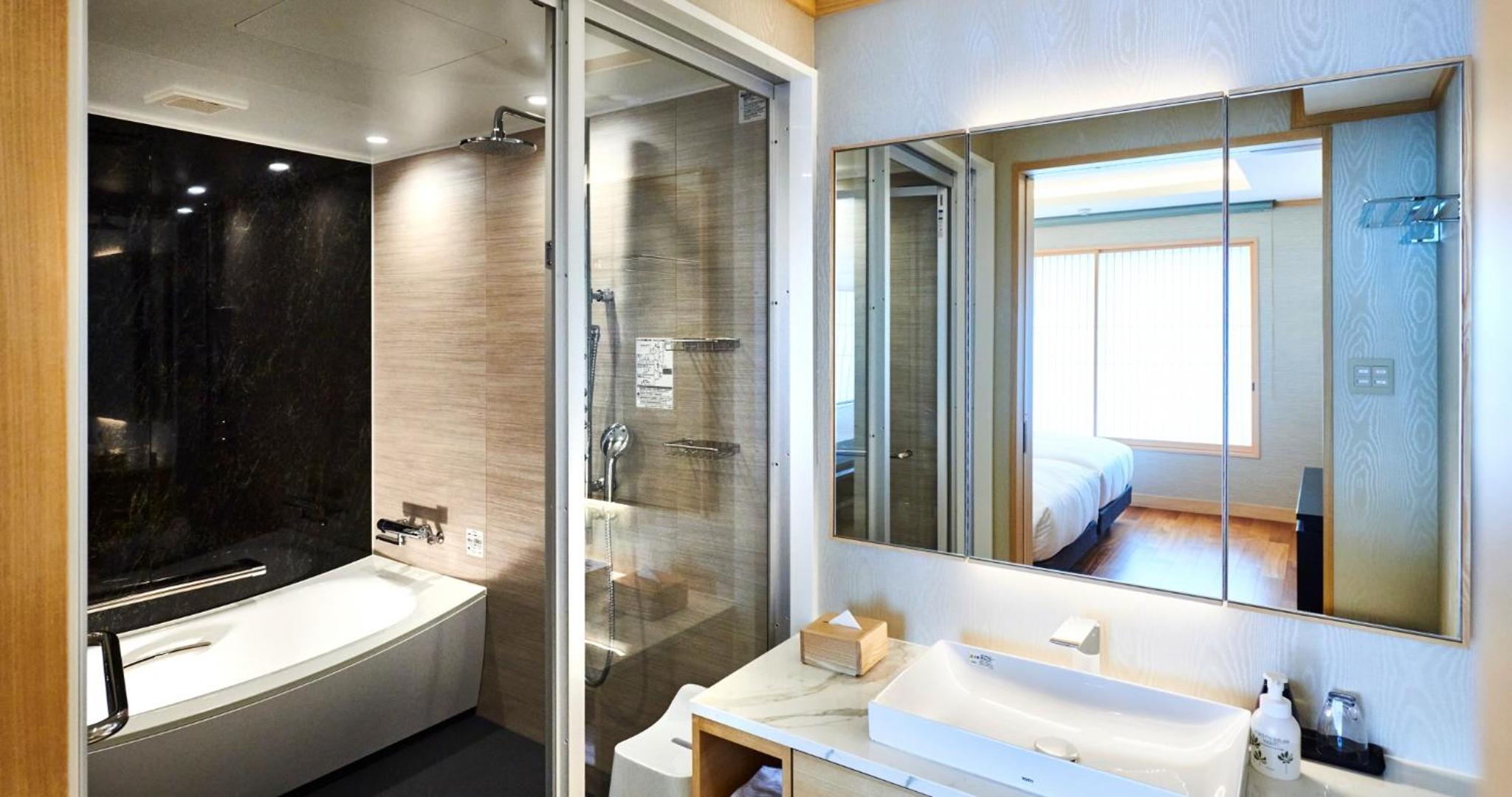 Deluxe Twin Room photo 3