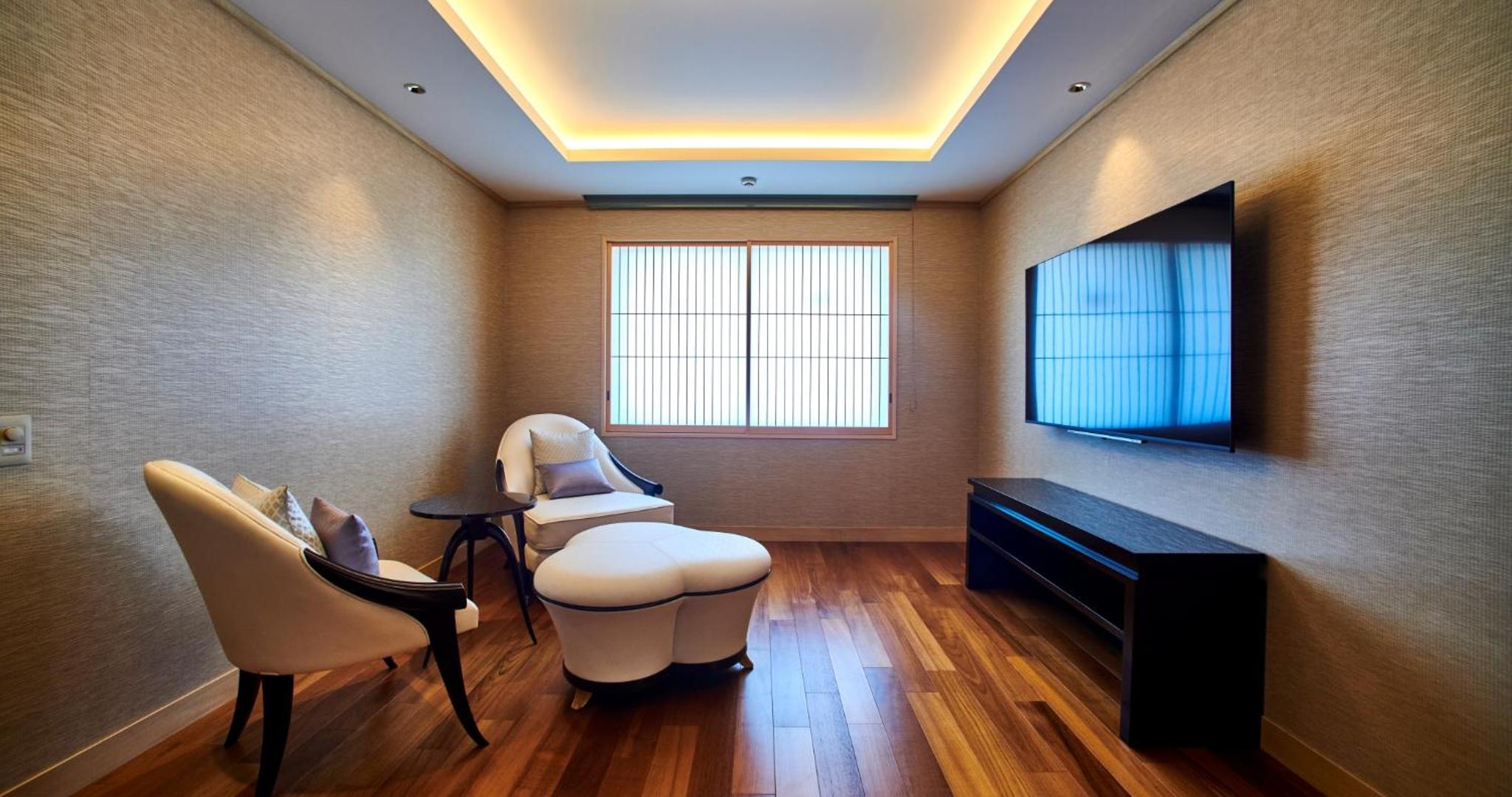 Deluxe Twin Room with Sea View photo 3