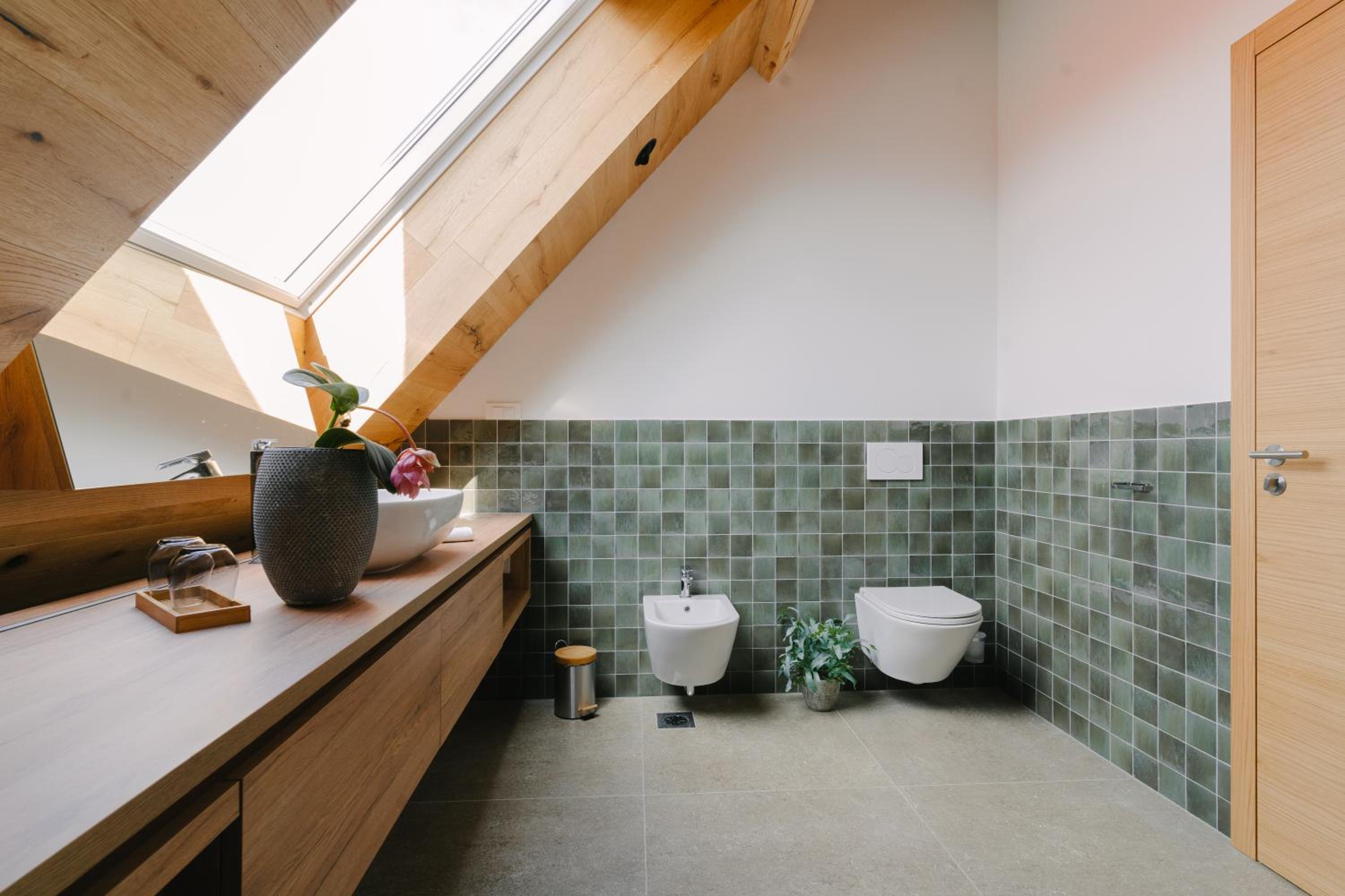 Superior Suite - Photo 15