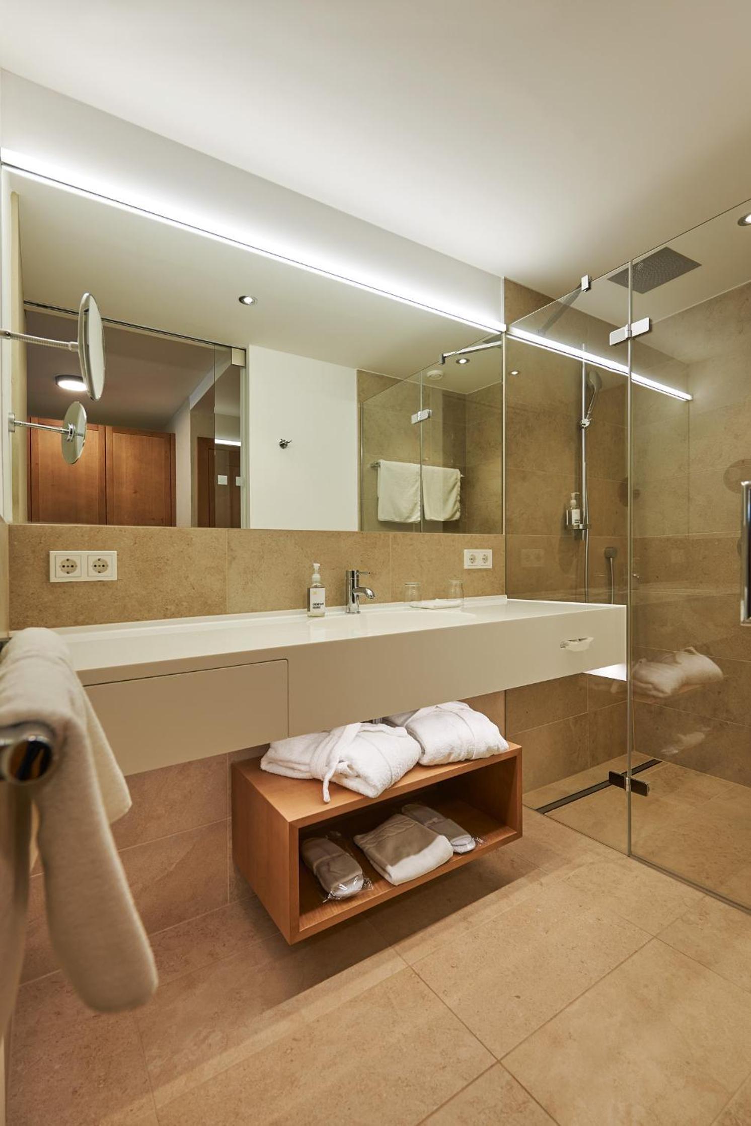 Deluxe Double Room - Photo 2