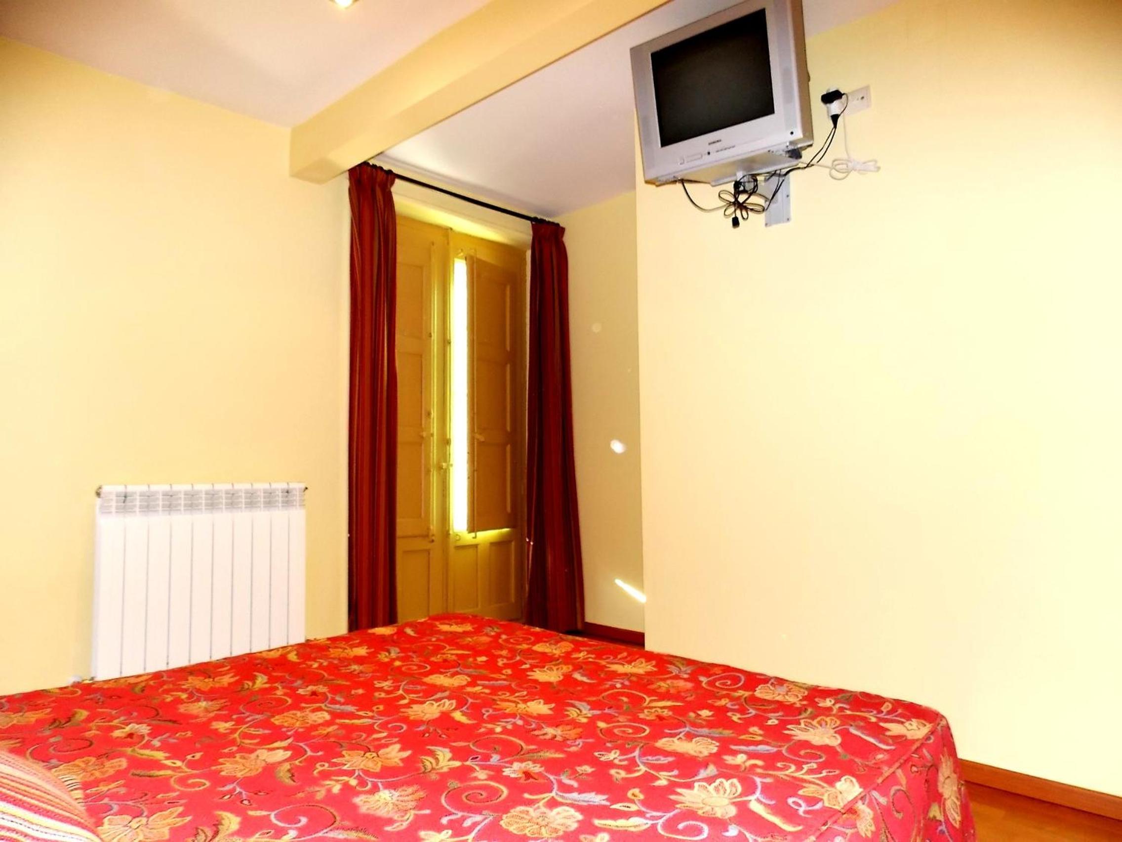 One-Bedroom Apartment (2 - 4 Adults) photo 2