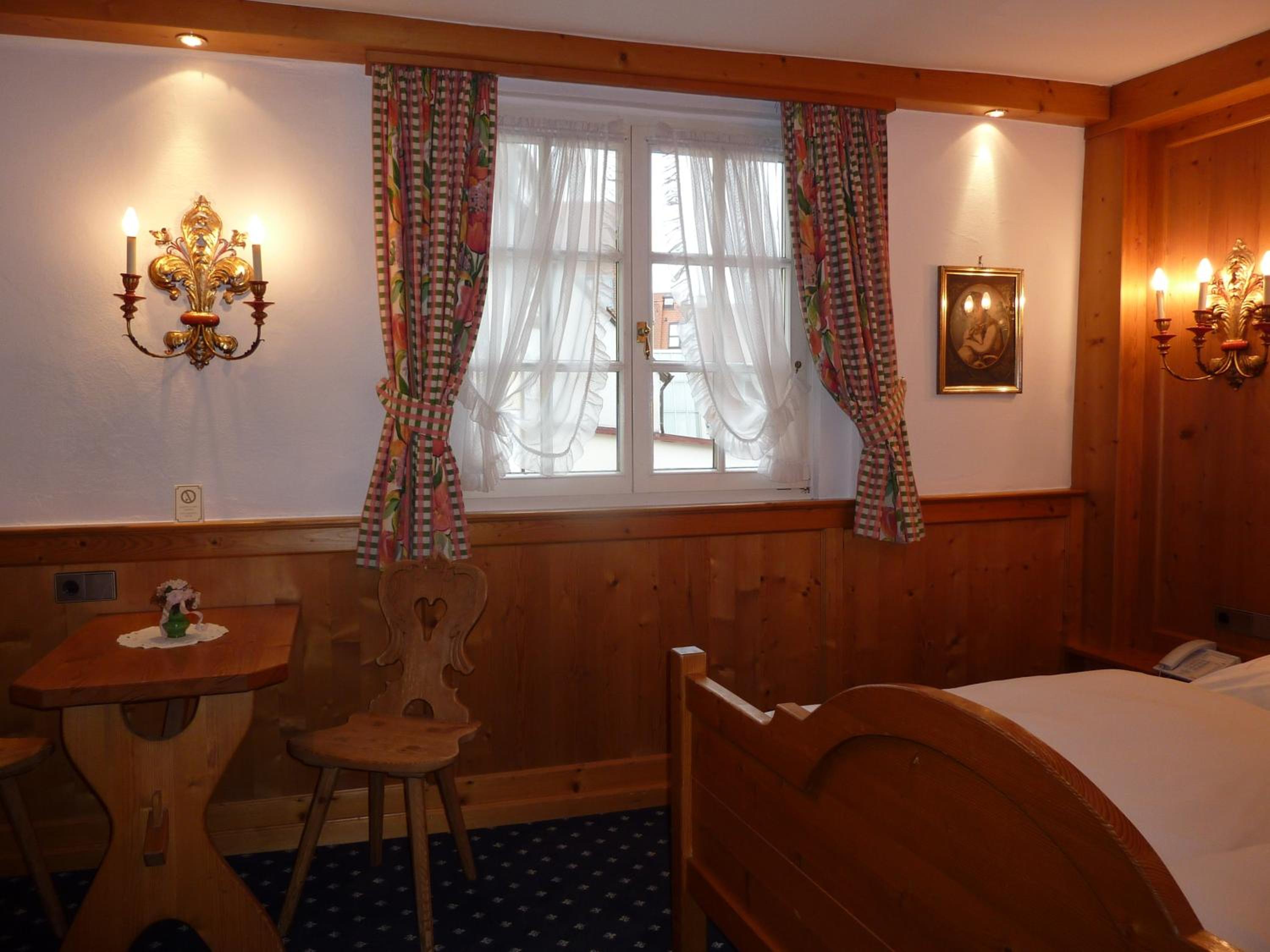 Standard Double Room - Photo 6