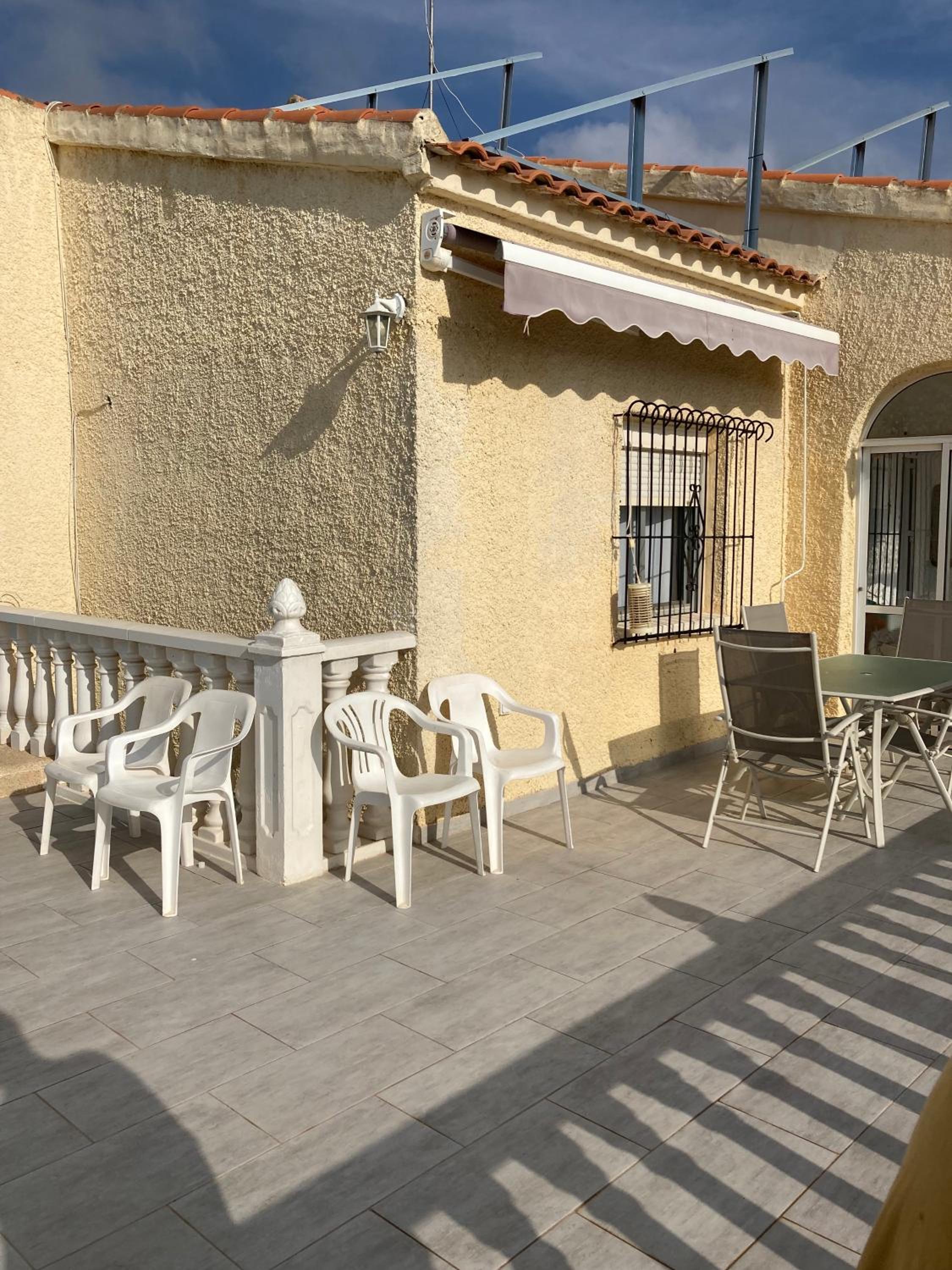 Villa photo 2