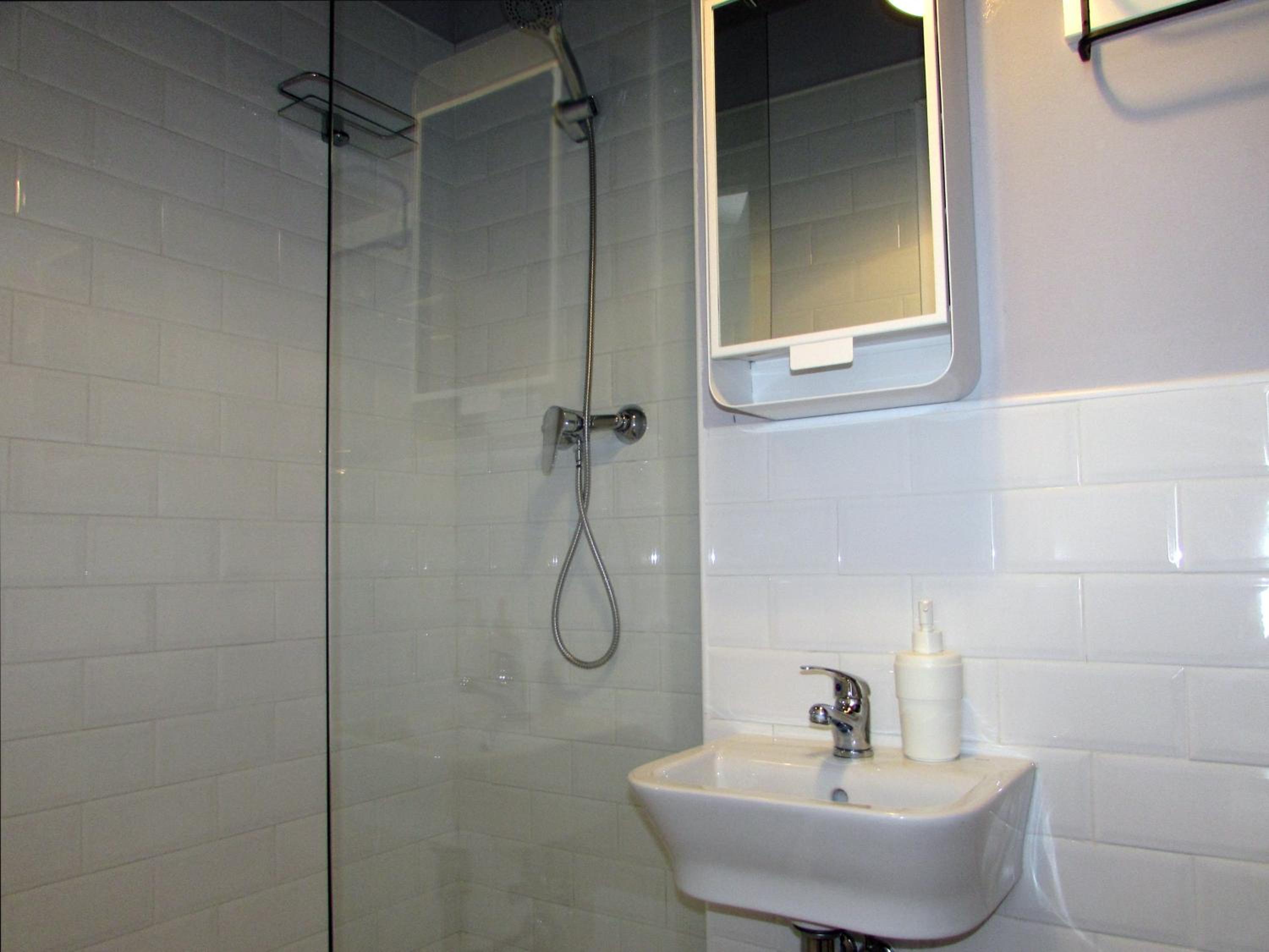 Single Room with Private Bathroom and Terrace photo 3