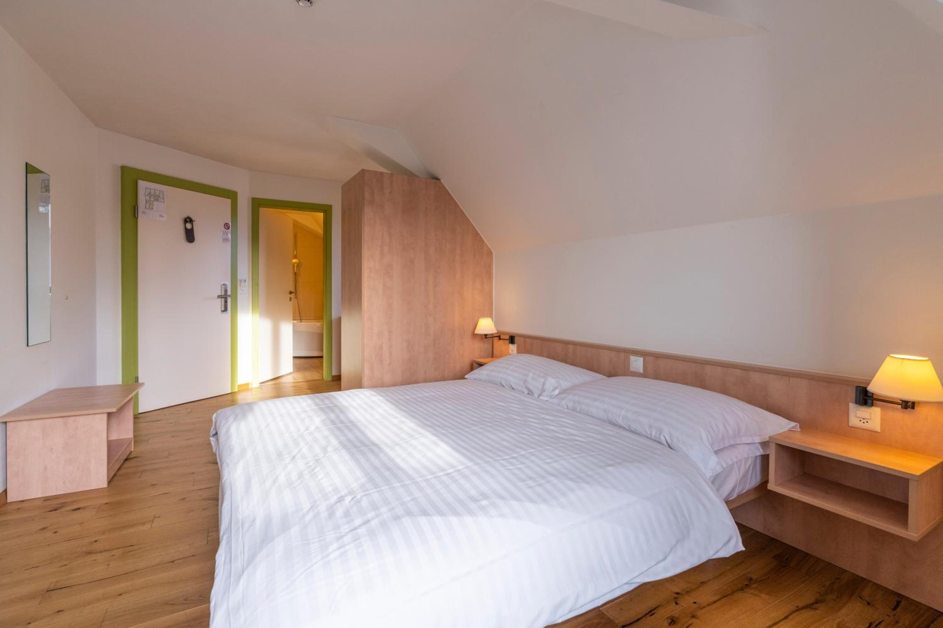 Double Room - Photo 5