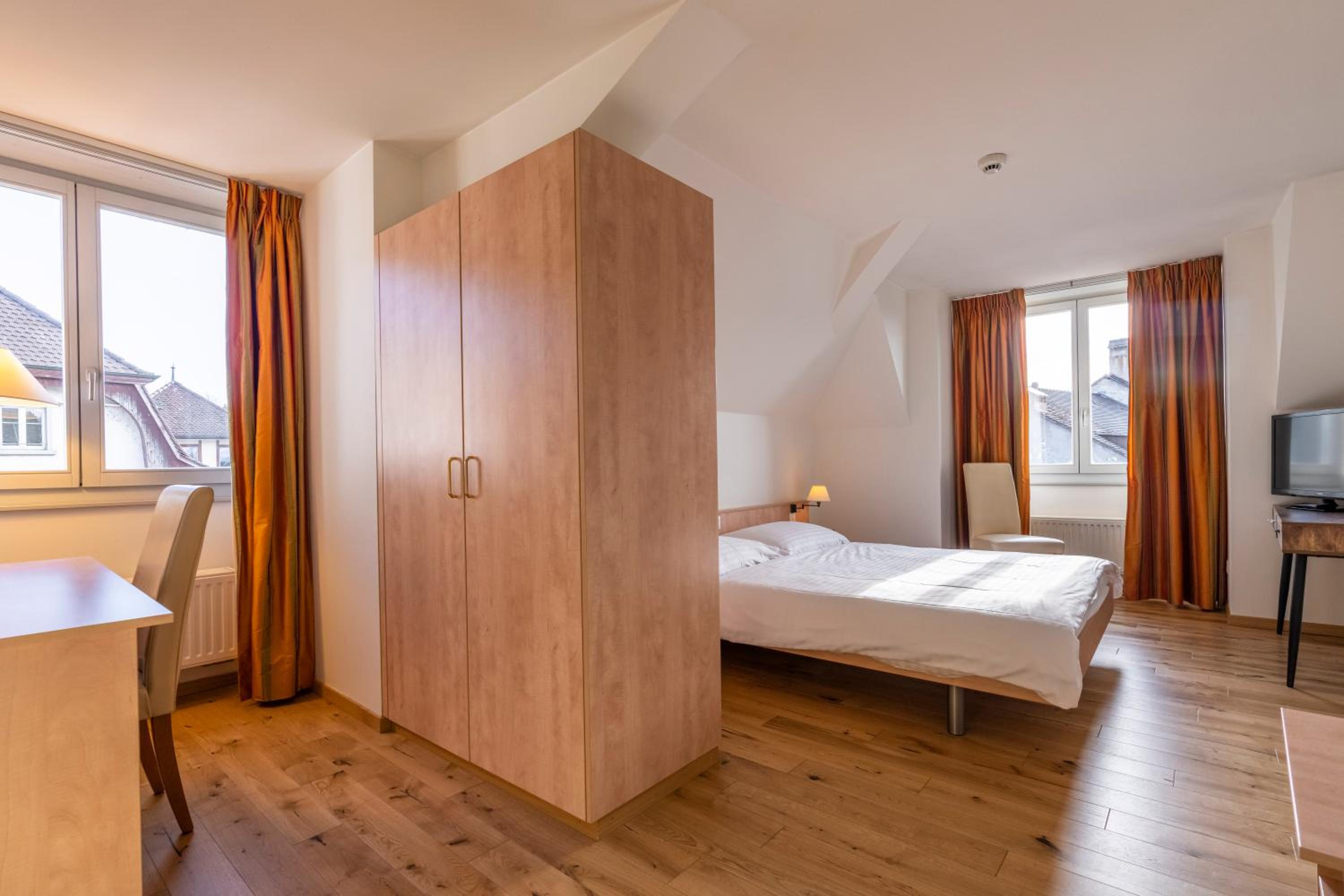 Double Room - Photo 6