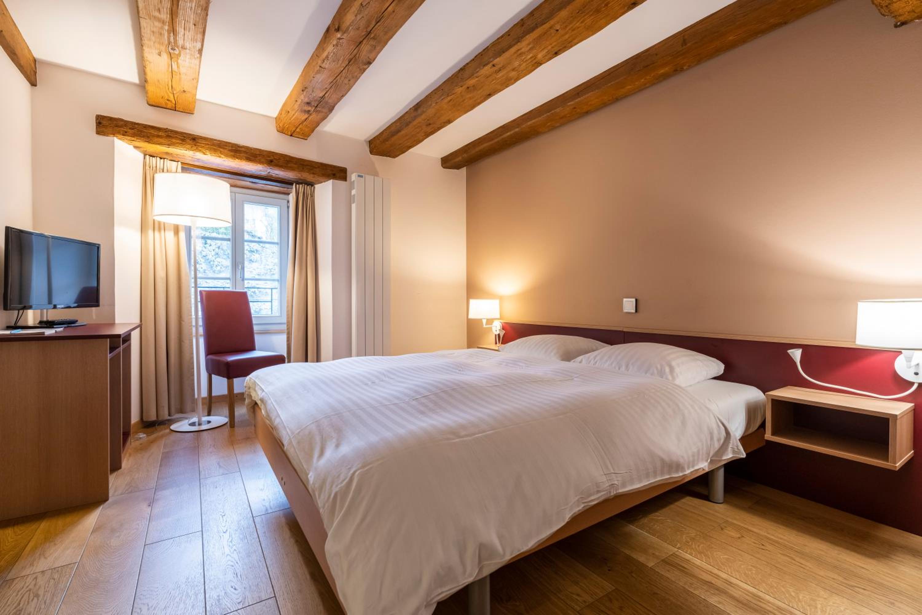 Double Room - Photo 7