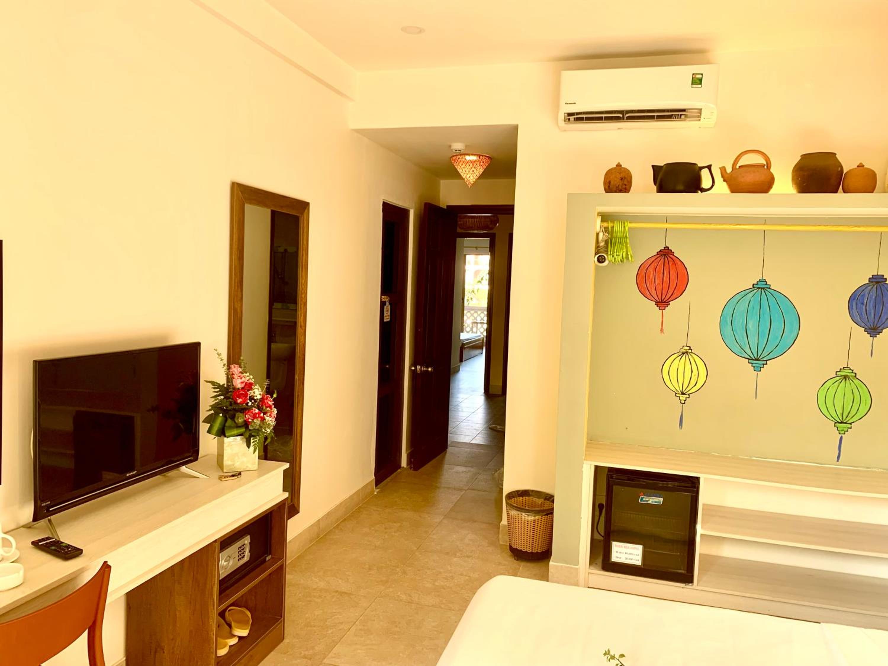 Quadruple Room with Balcony - Photo 2