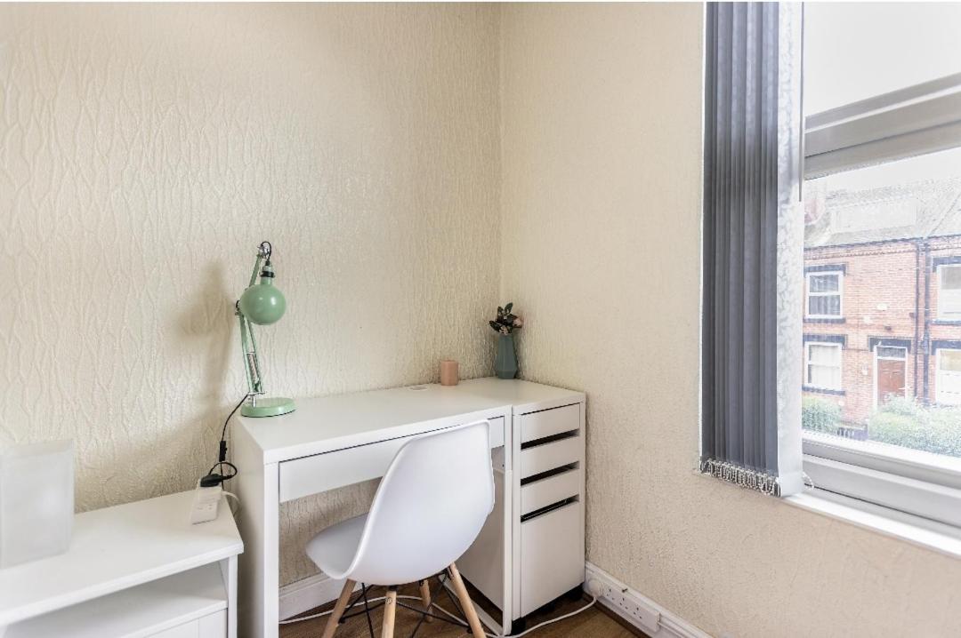 Two-Bedroom House - Photo 9