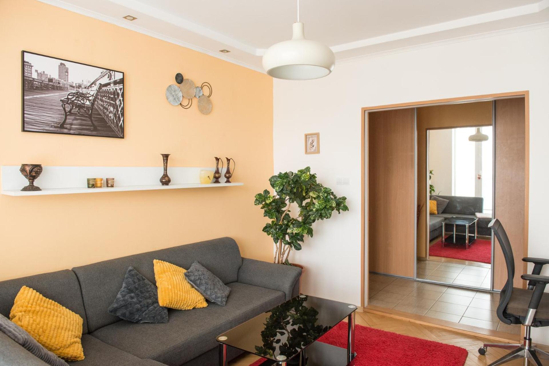 One-Bedroom Apartment photo 2