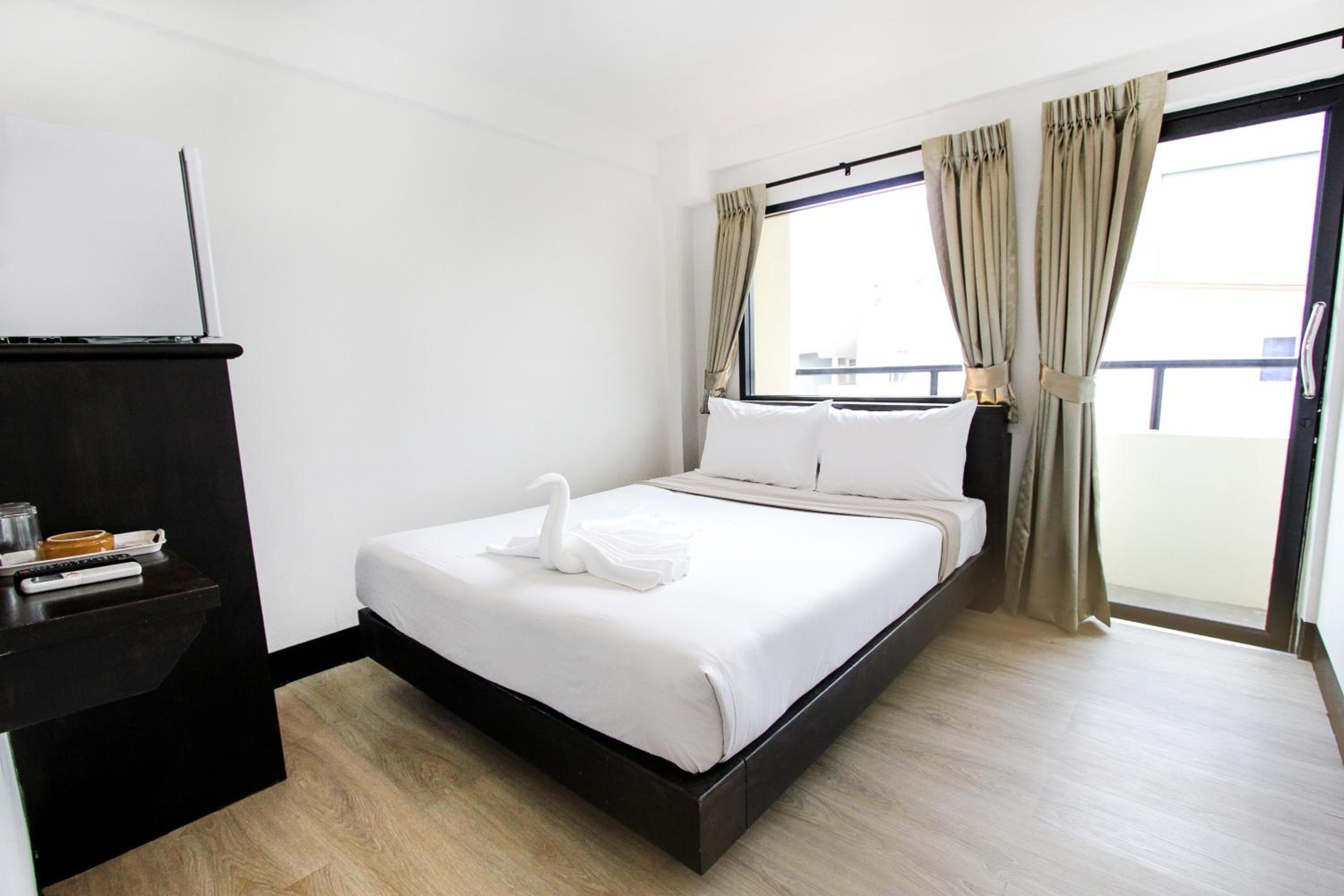 Standard Double Room - Photo 15