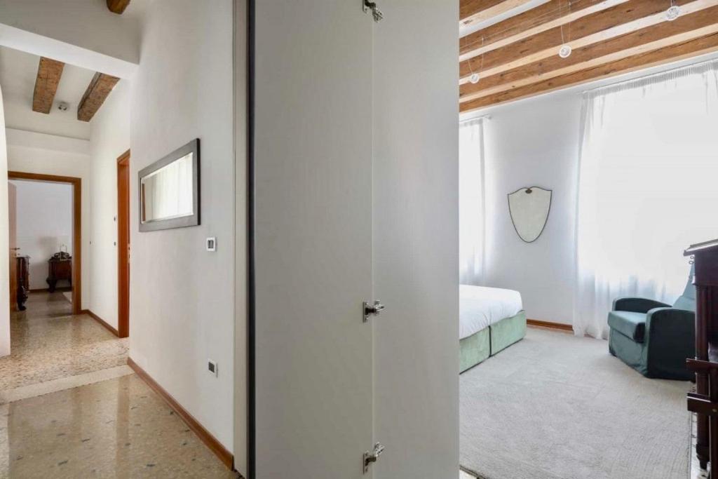 Deluxe Apartment photo 1