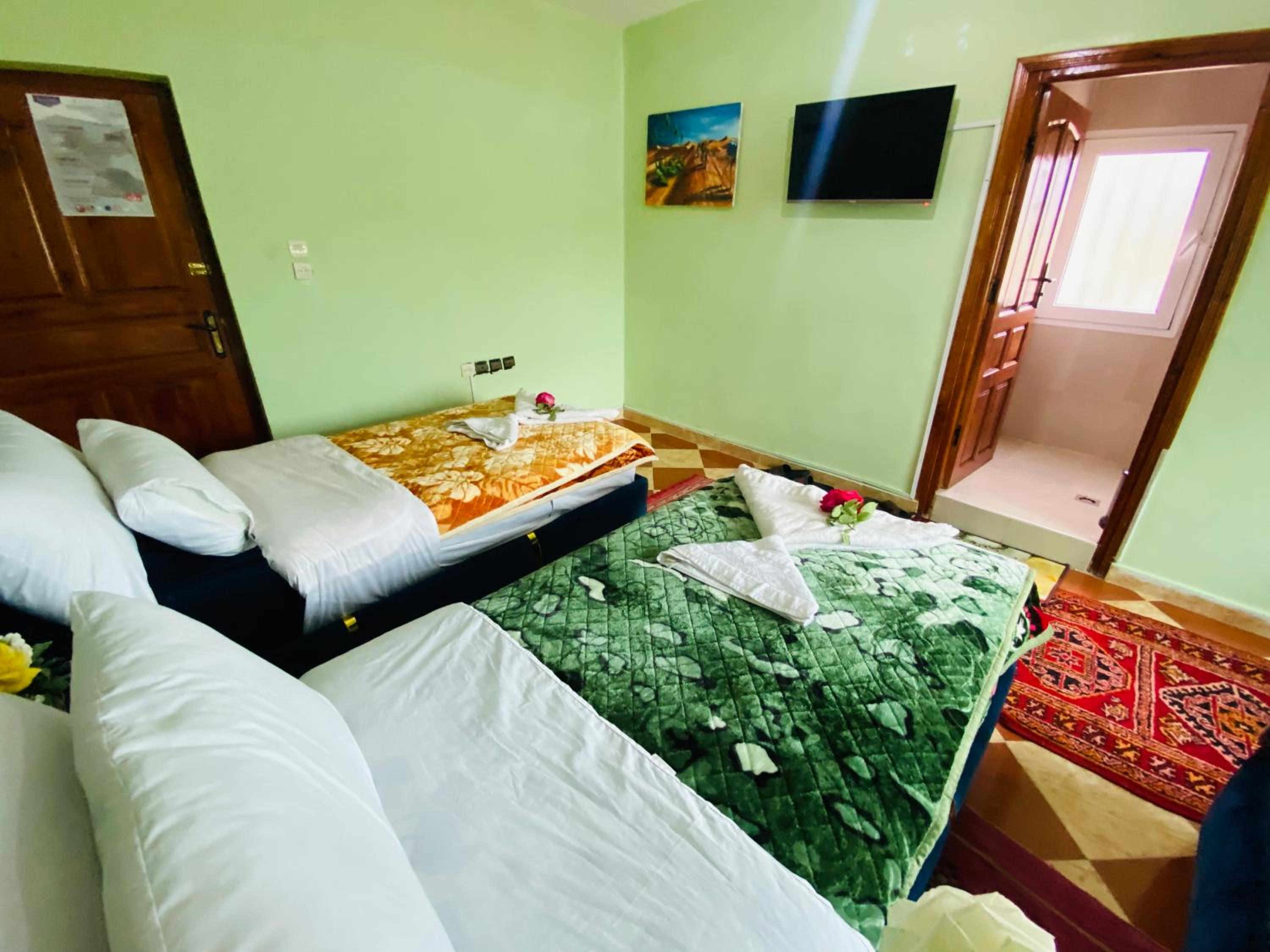 Triple Room - Photo 9