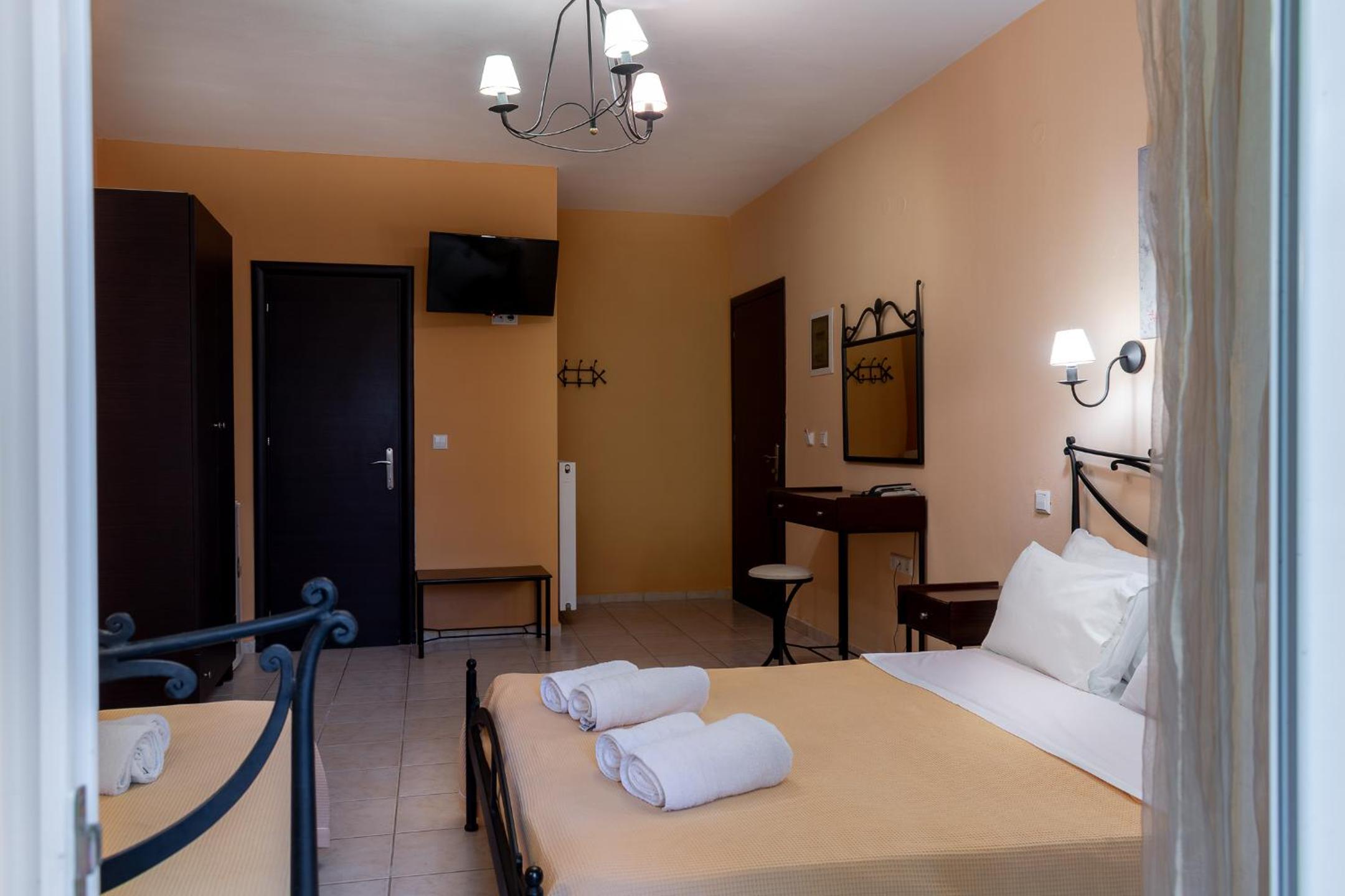 Double Room - Photo 1