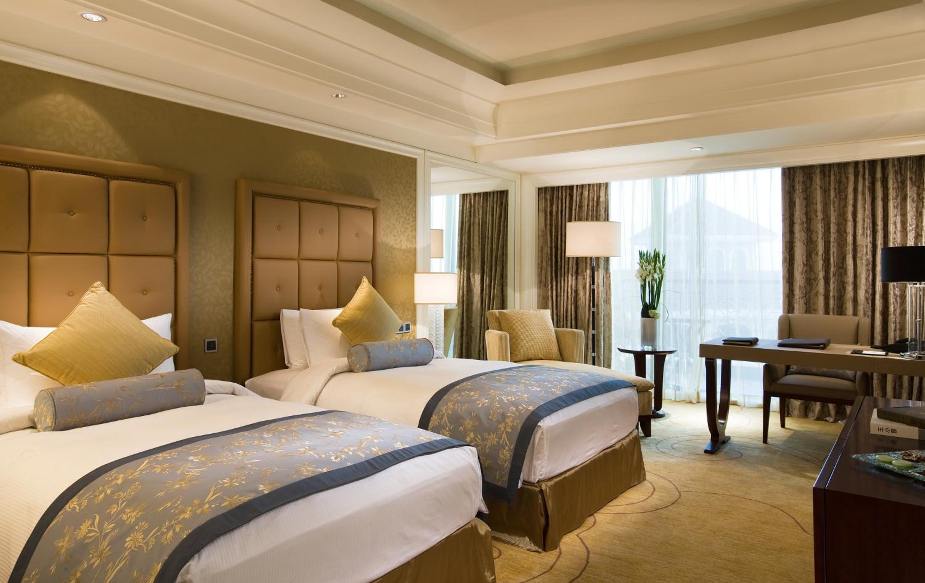 Luxury Club Twin Room photo 1