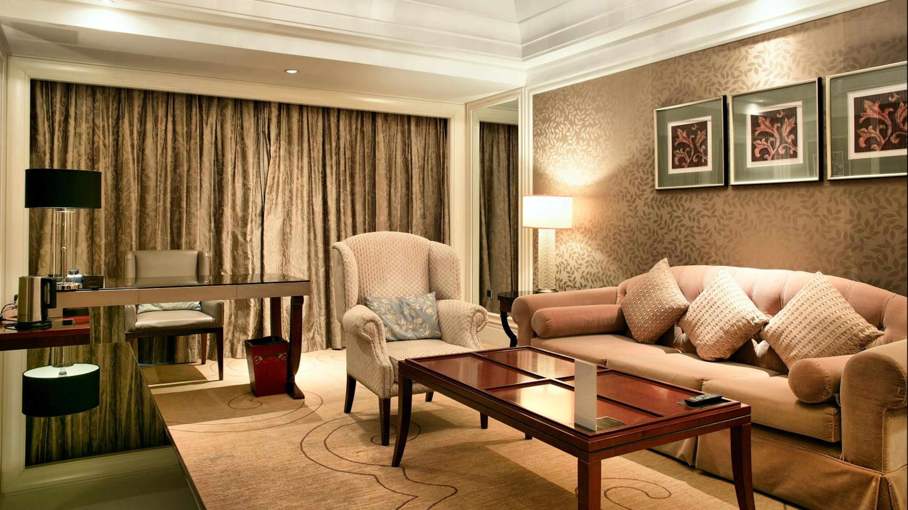 Opera King Suite photo 3