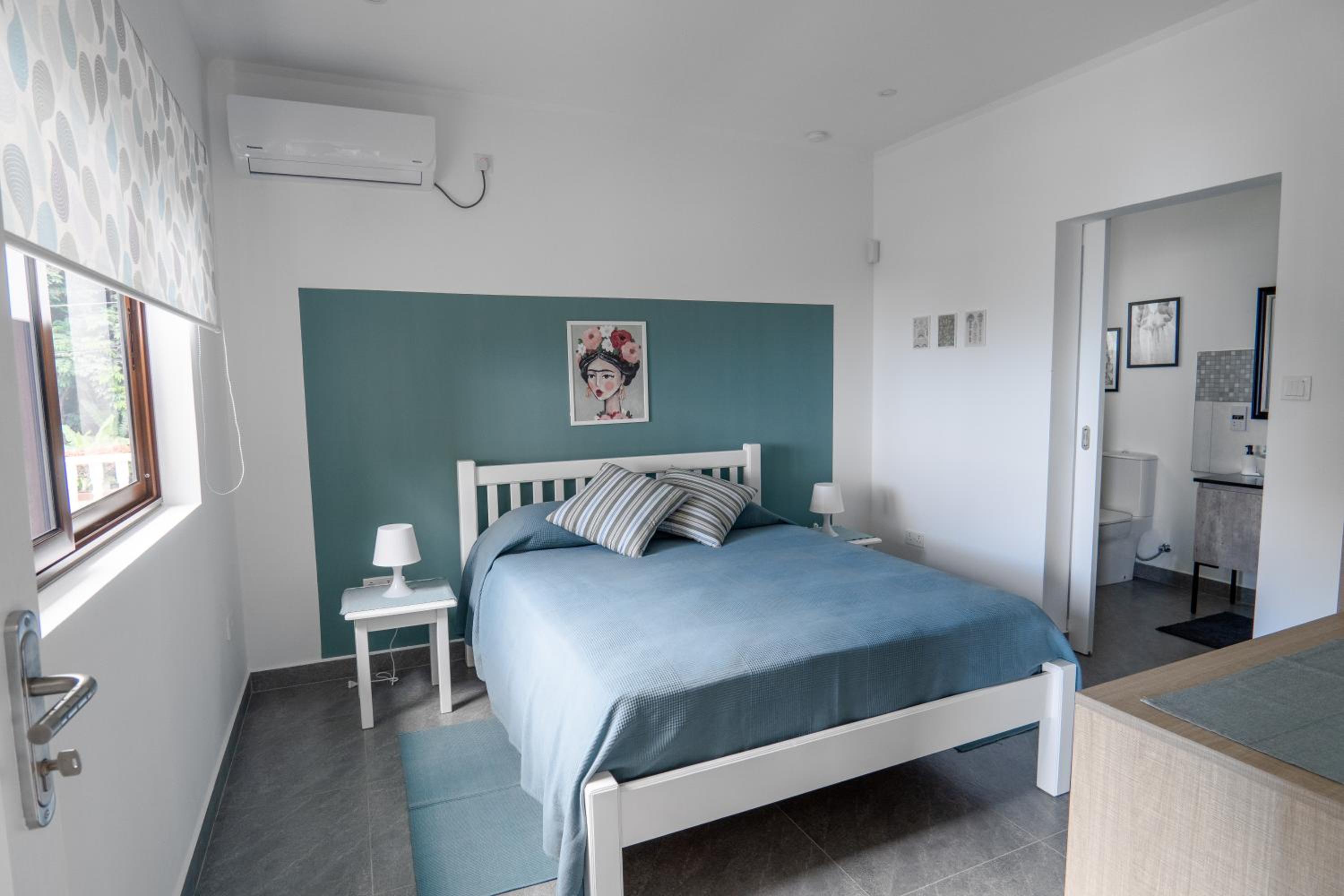 Studio Apartment with Sea View