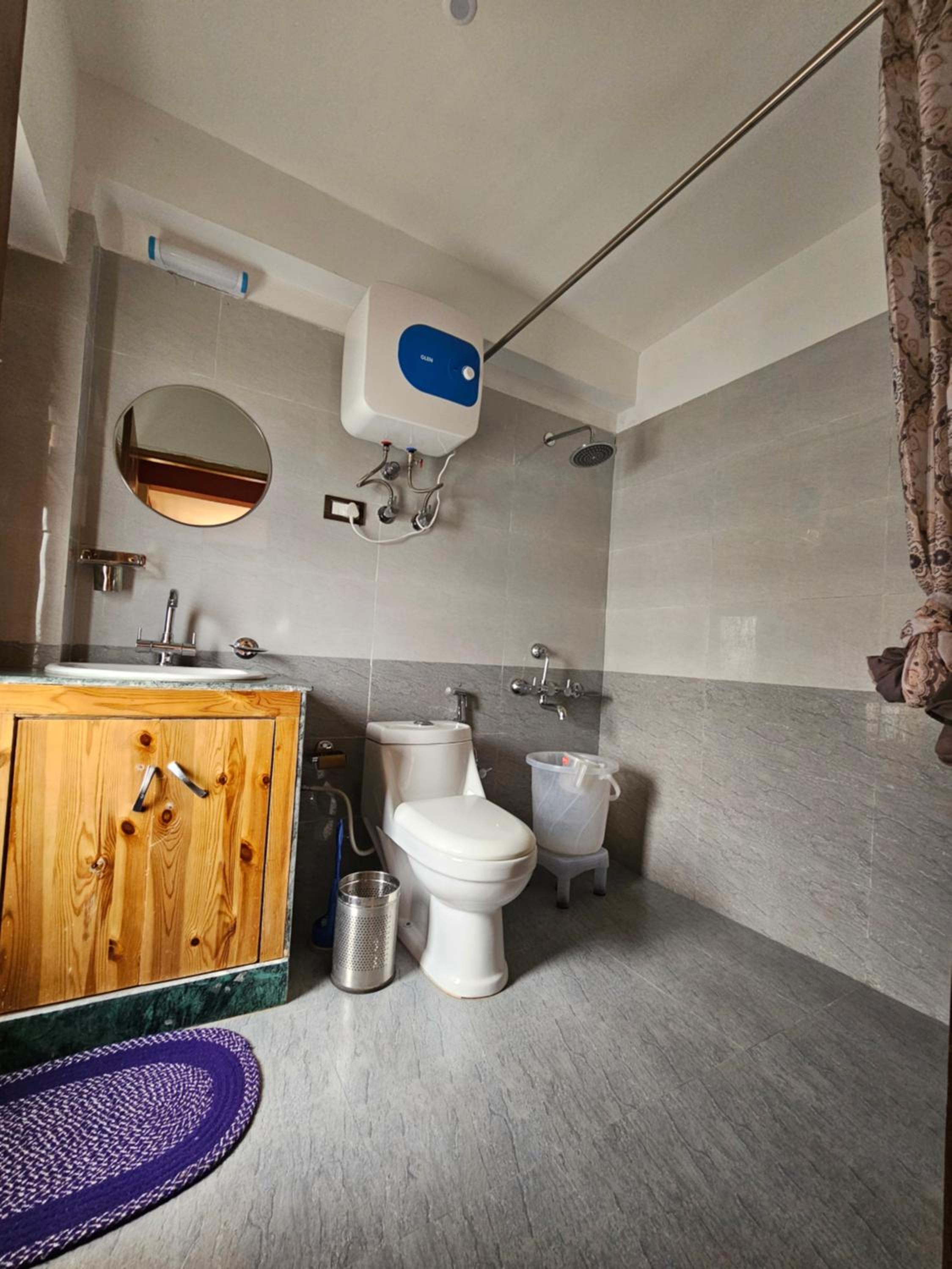 Apartment With View And Balcony photo 3