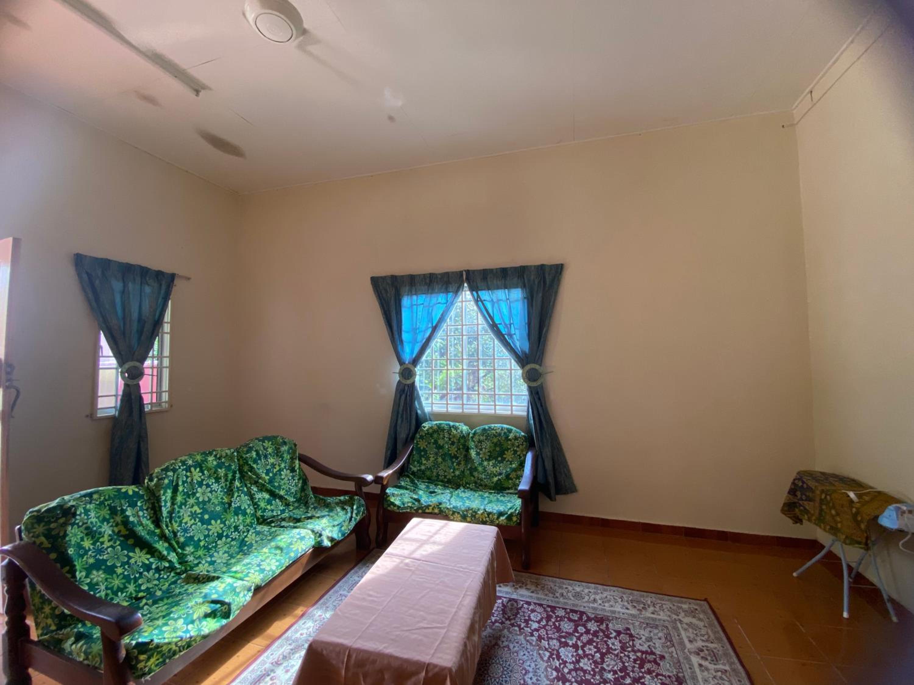 Three-Bedroom House photo 2