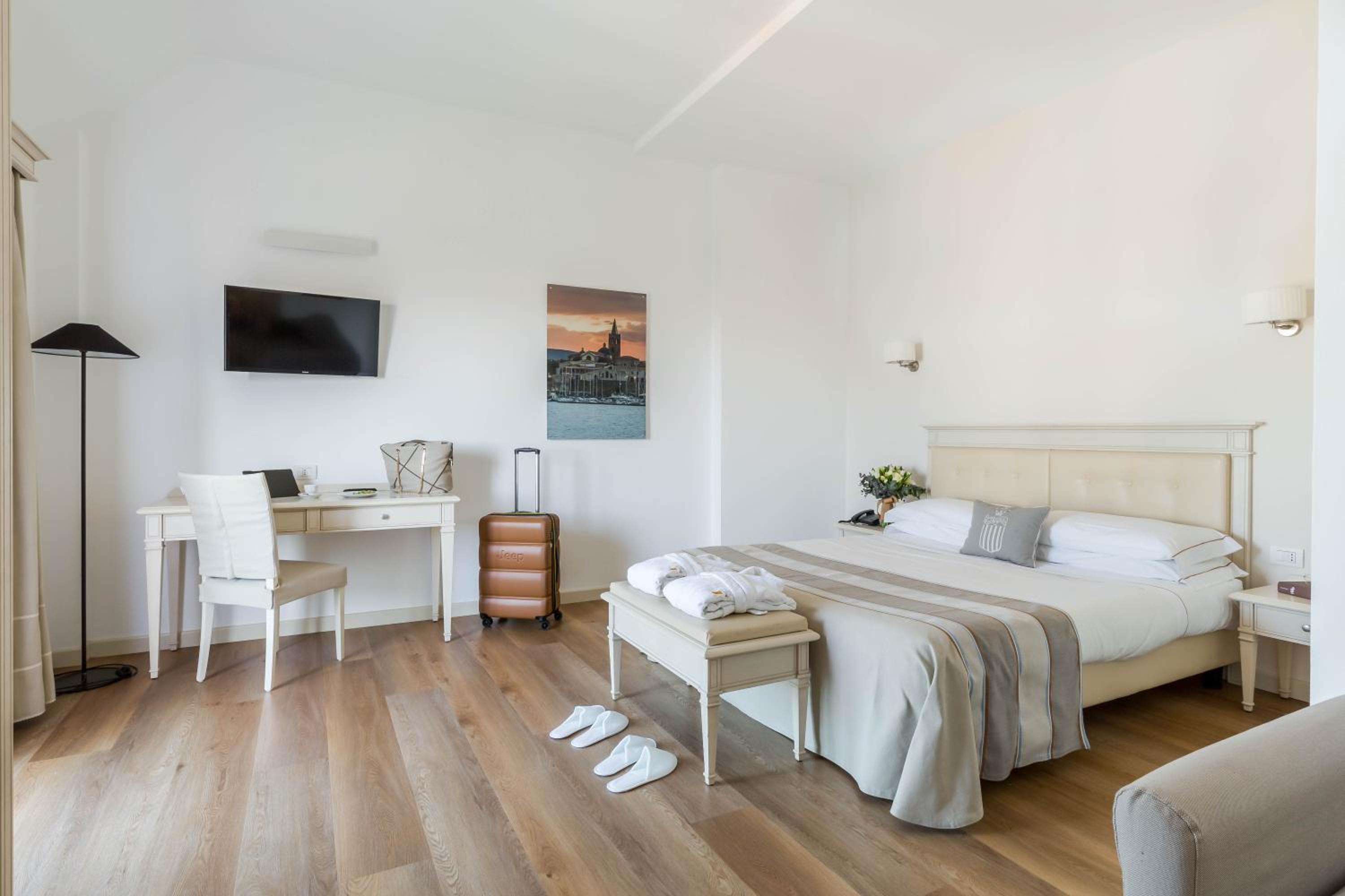 Junior Suite with Balcony