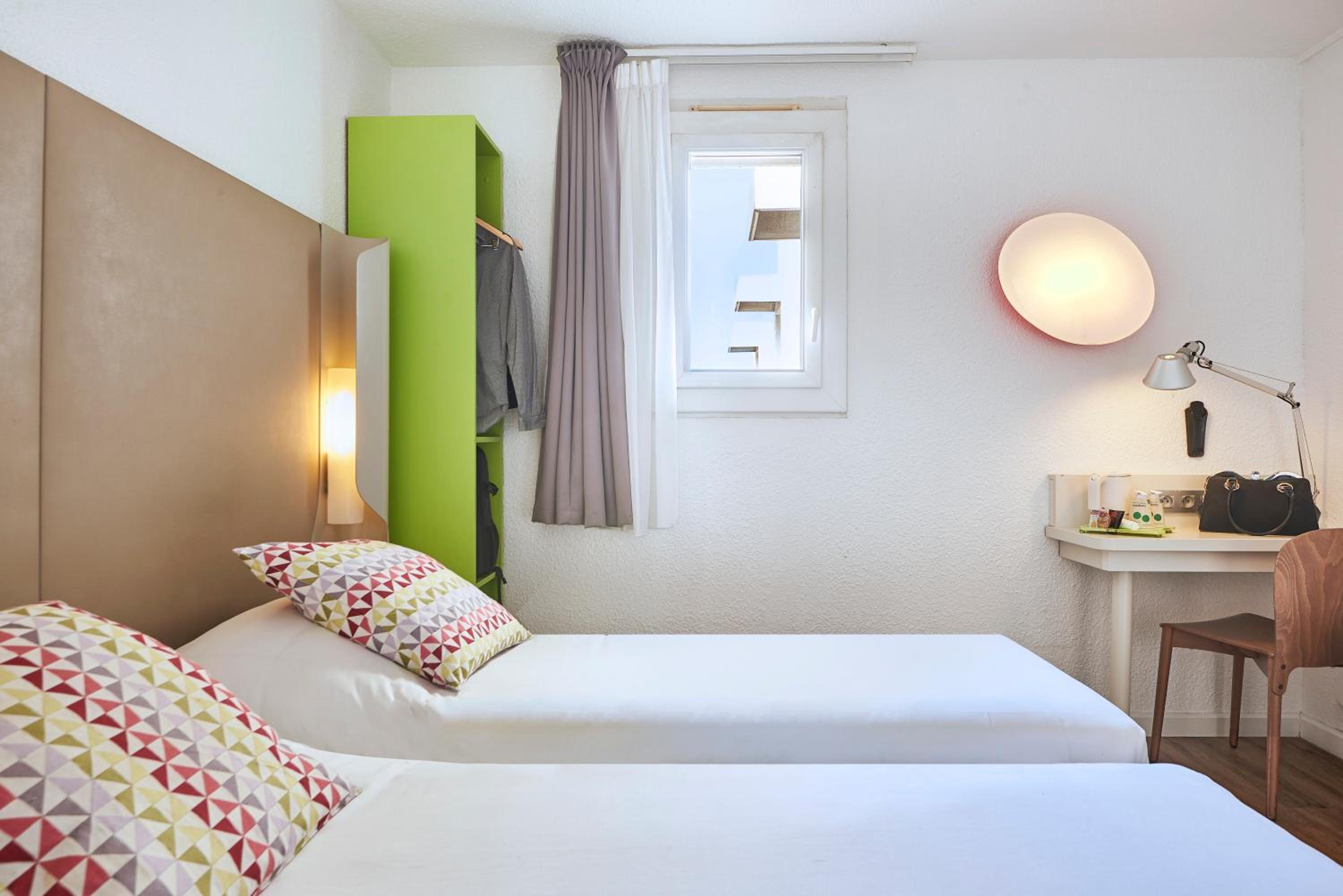 Twin Room - Photo 2