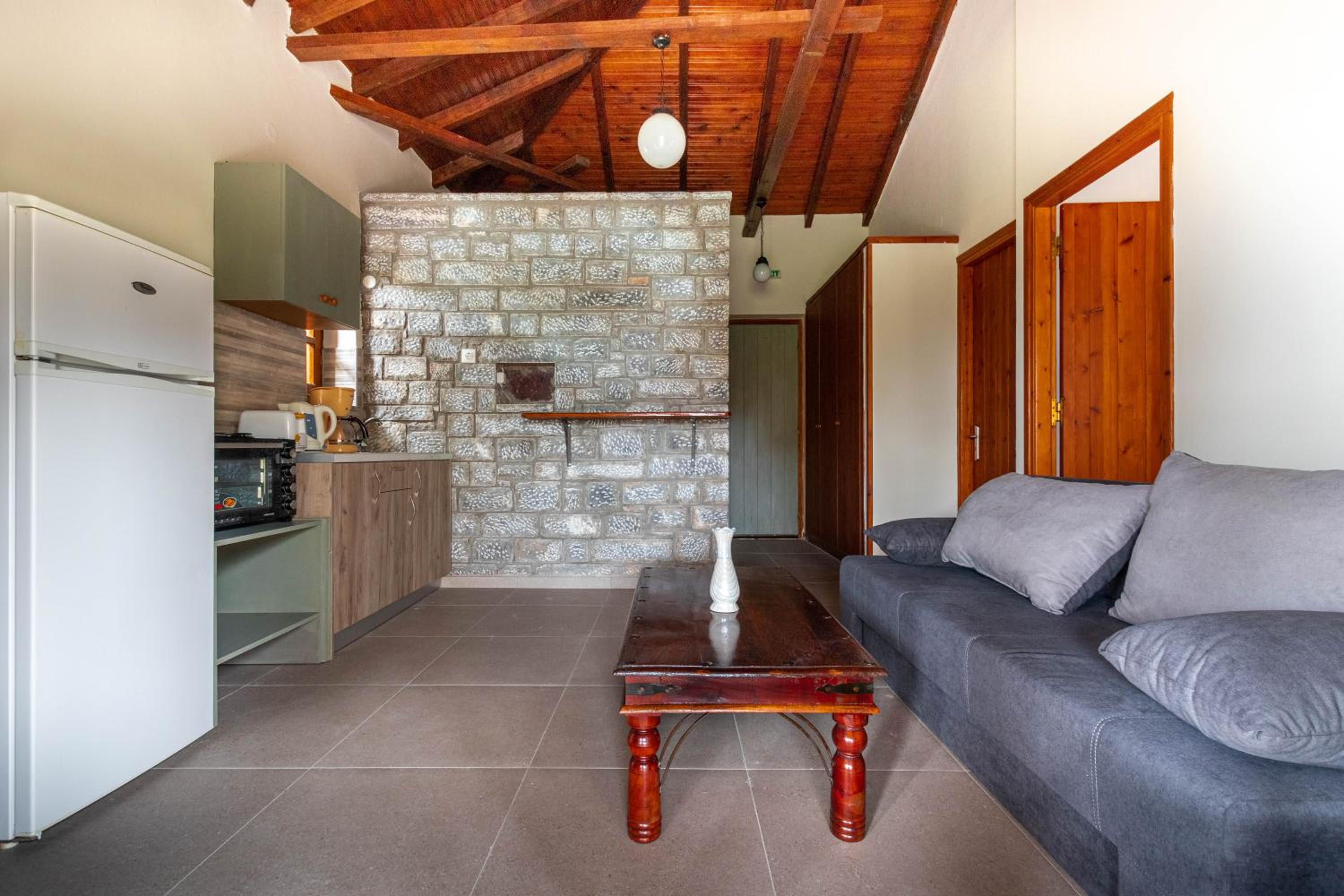 One-Bedroom House photo 2