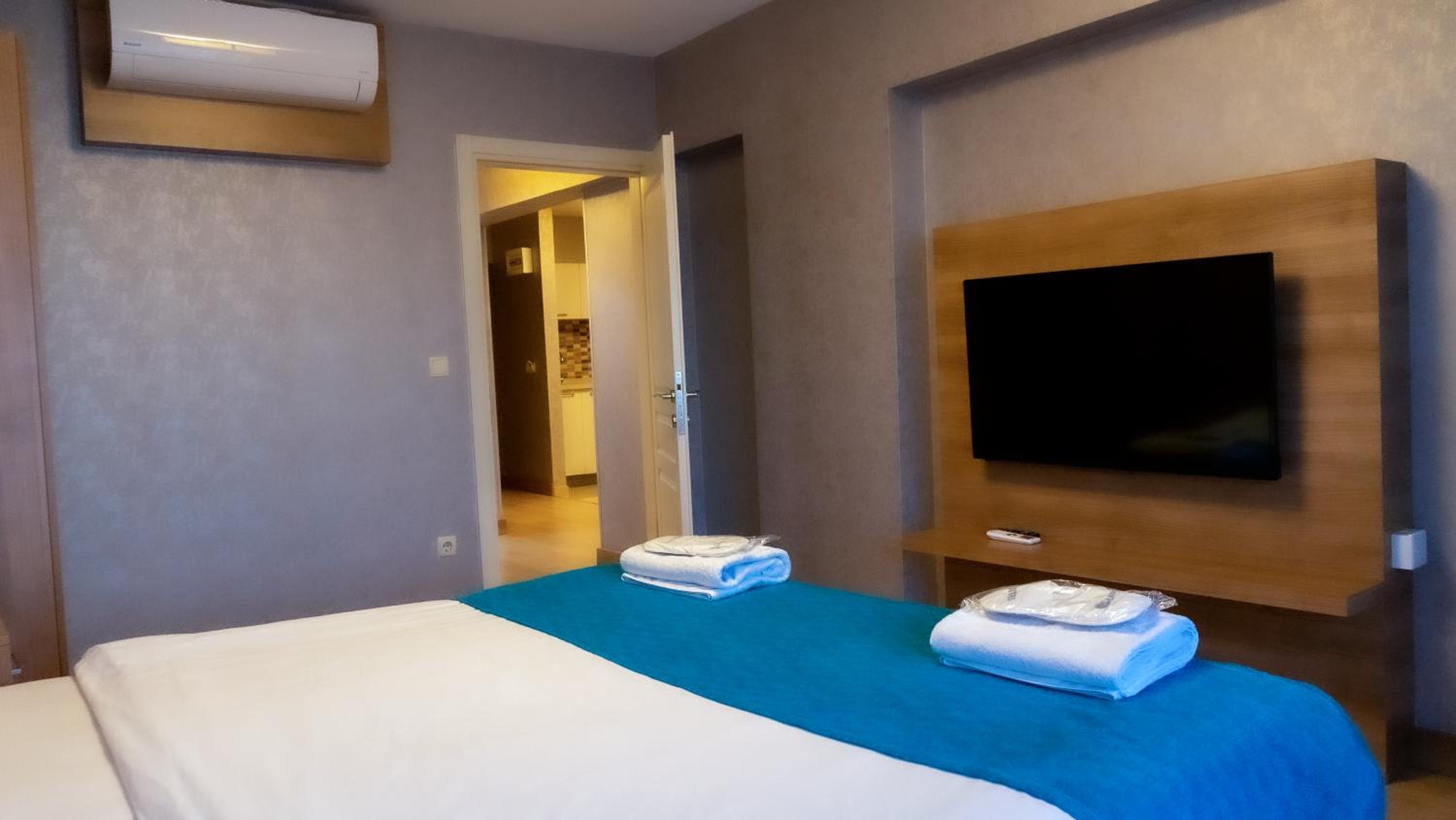 One-Bedroom Apartment - Photo 12