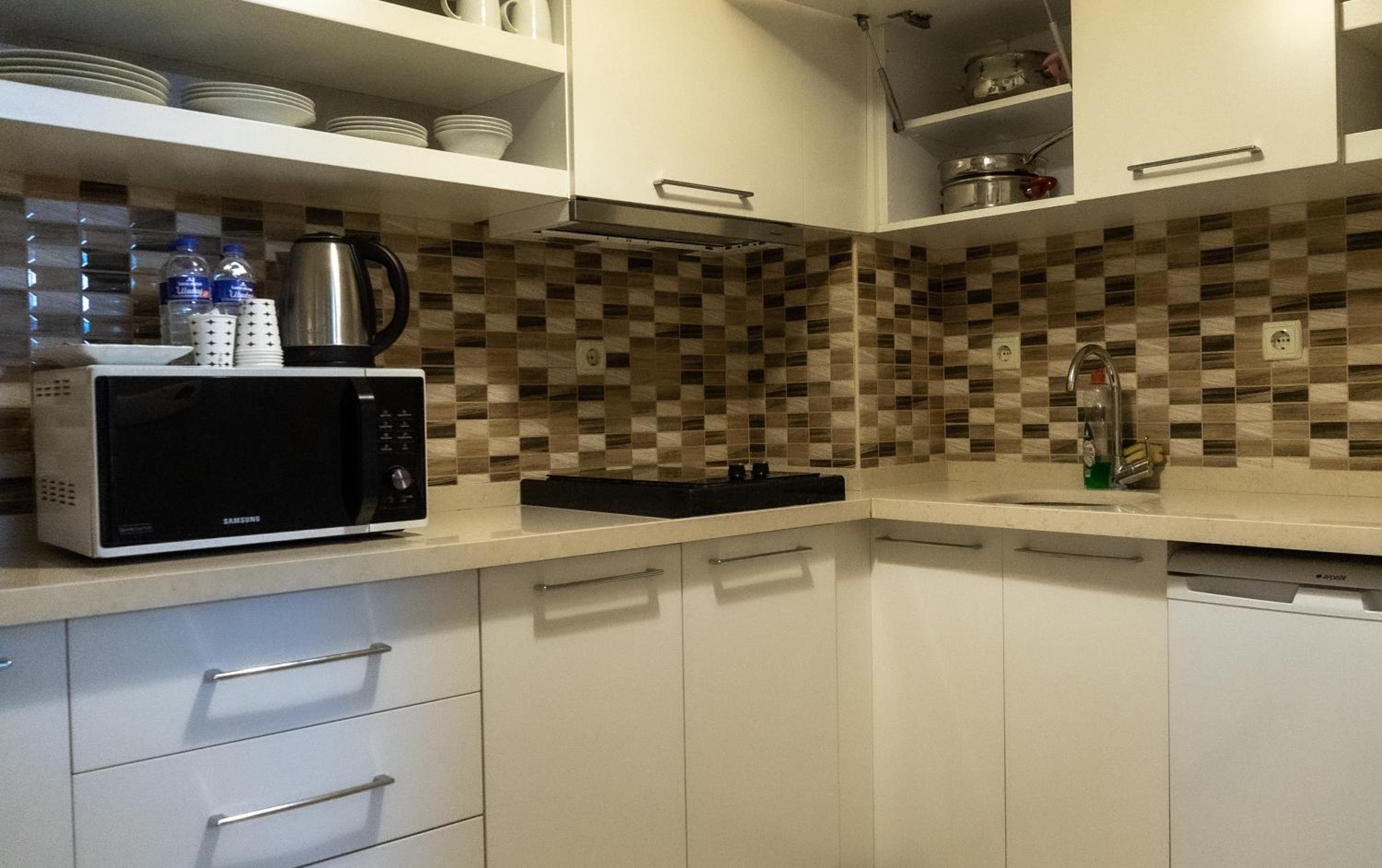 One-Bedroom Apartment - Photo 9